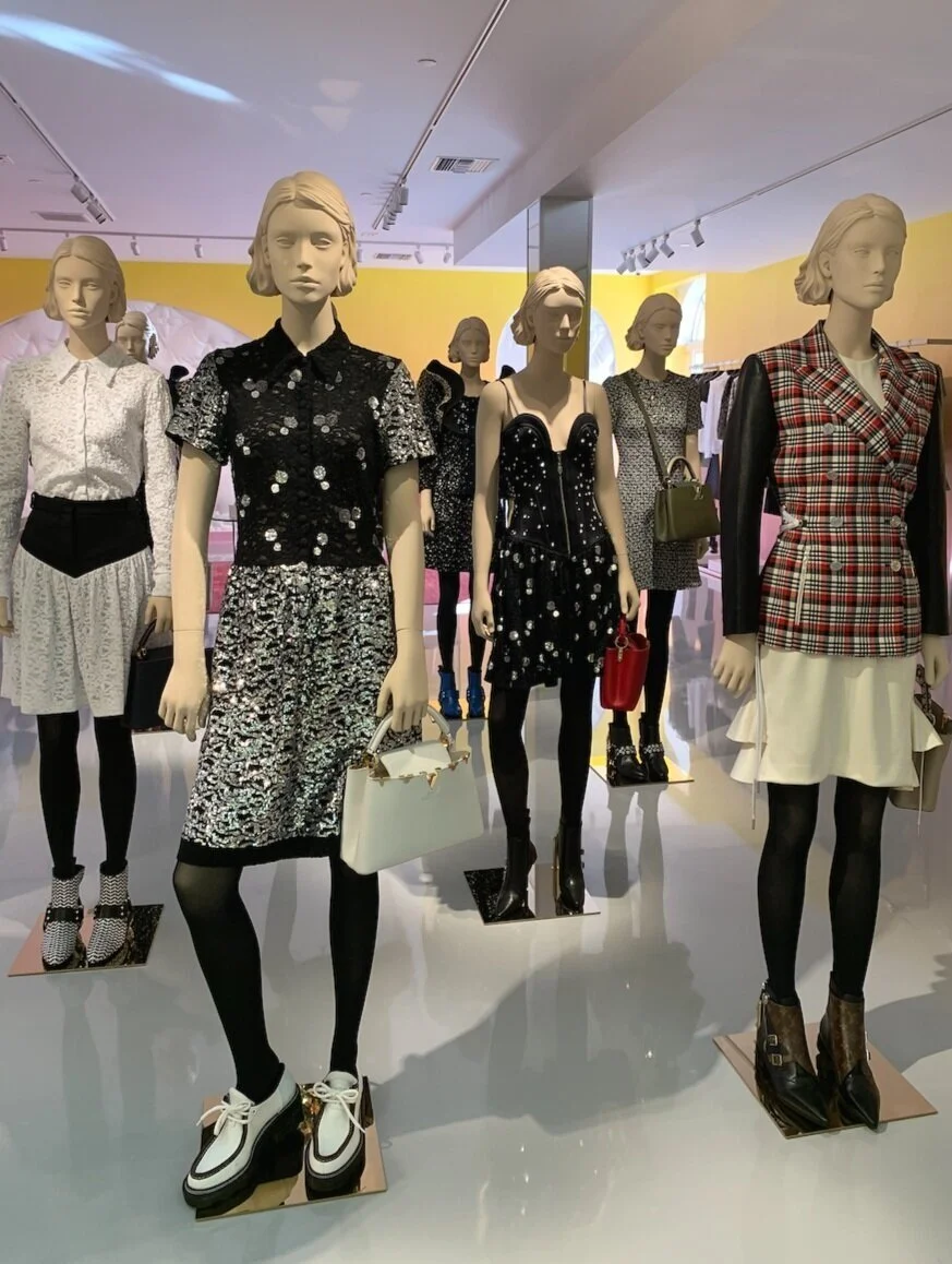 Should You Go To College Or Fashion School?