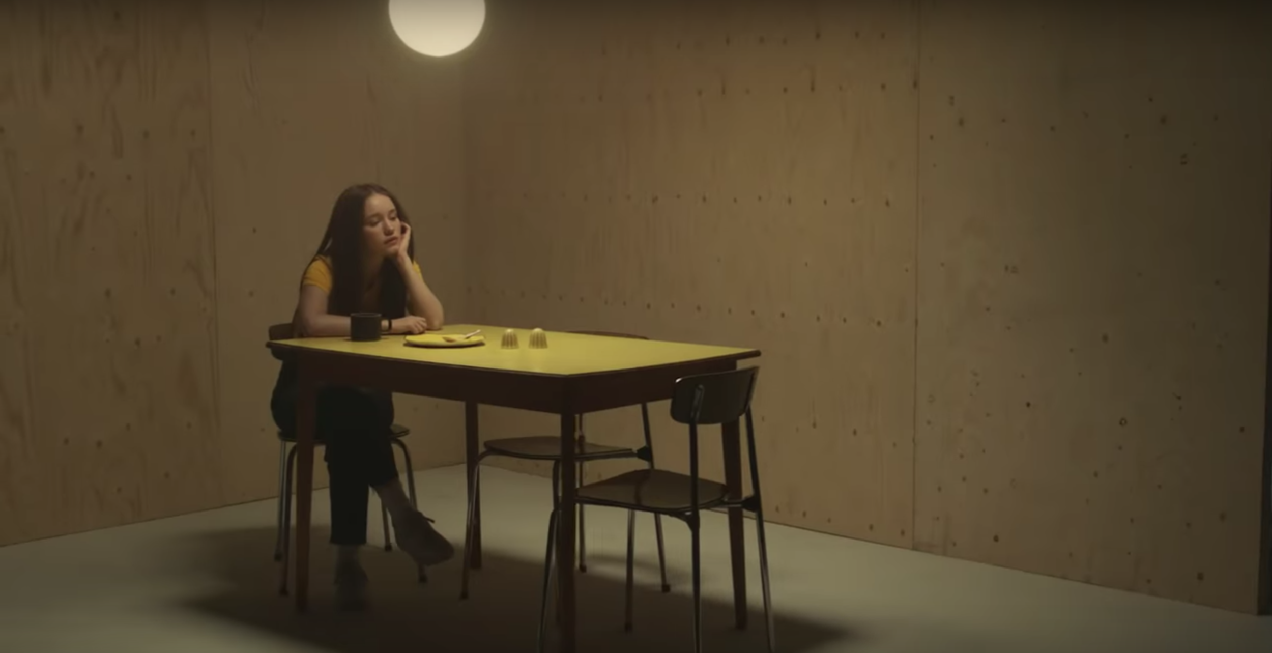 Sigrid - 'Strangers' music video.