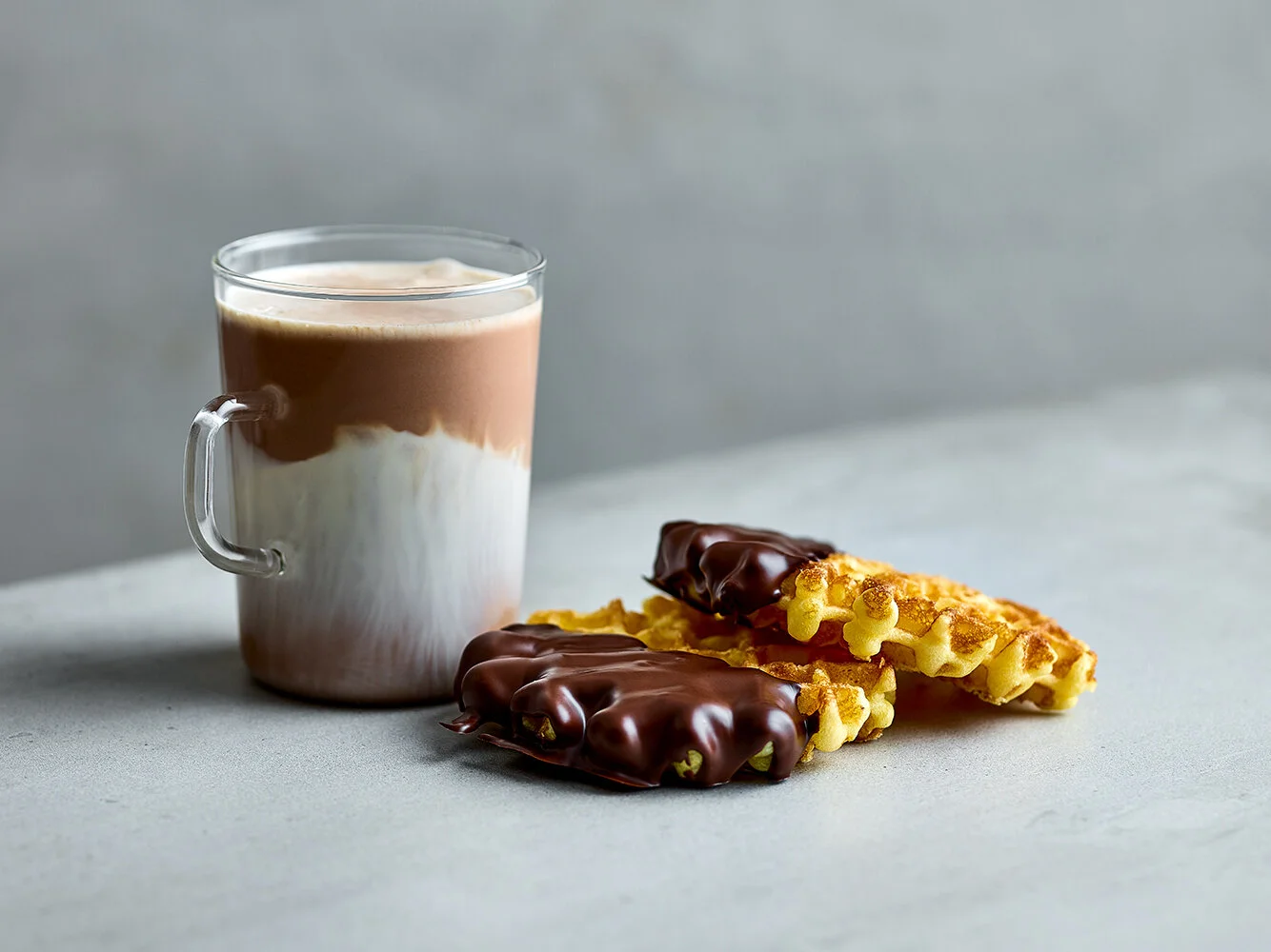 hot-chocolate-and-wafles.jpg