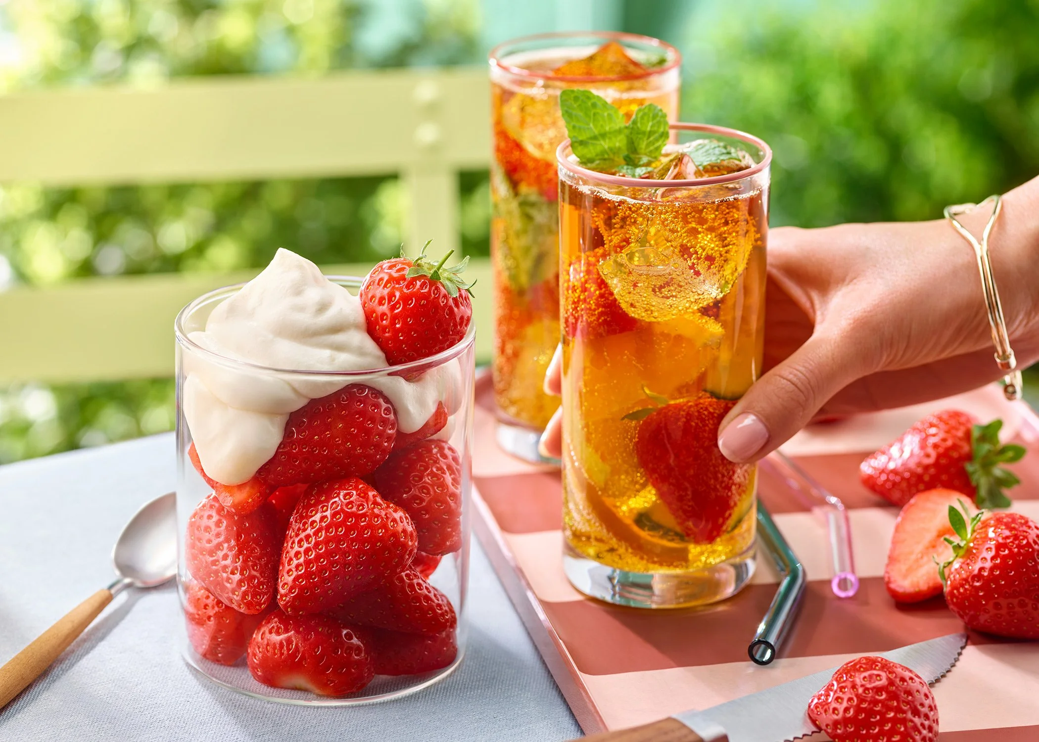 Sainsbury's Taste The Difference Strawberries and Cream with Pimm's