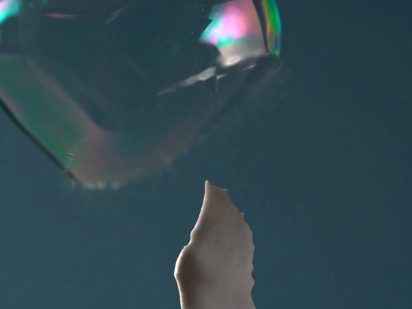 3_Bubbles_CutD_v02 (0-00-17-07).jpg