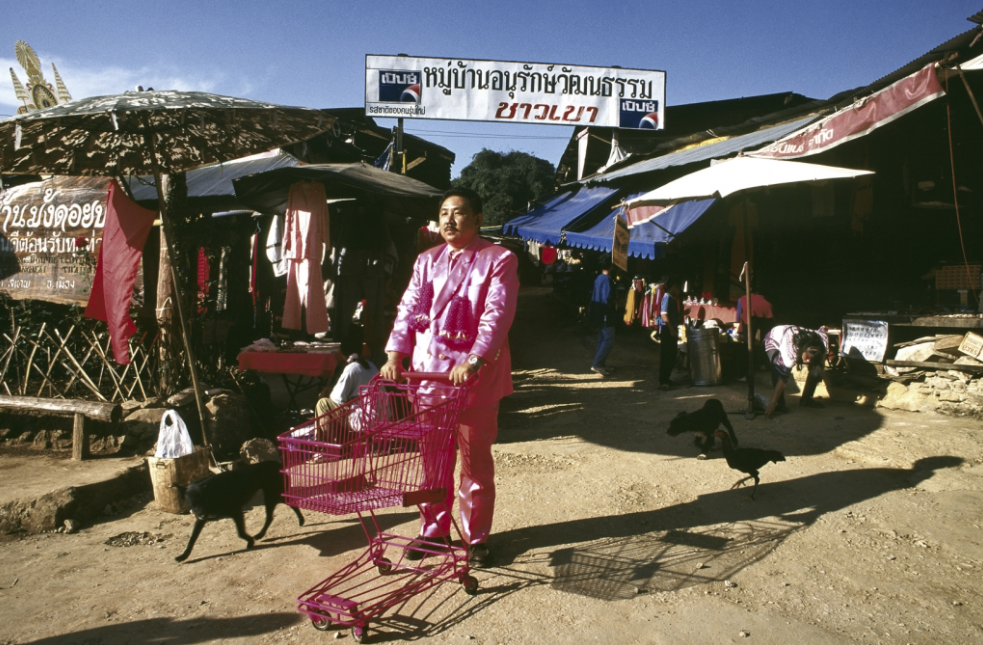 3 Pink man on tour Thailand.png