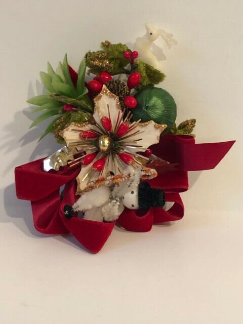 A&nbsp;Christmas&nbsp;Corsage