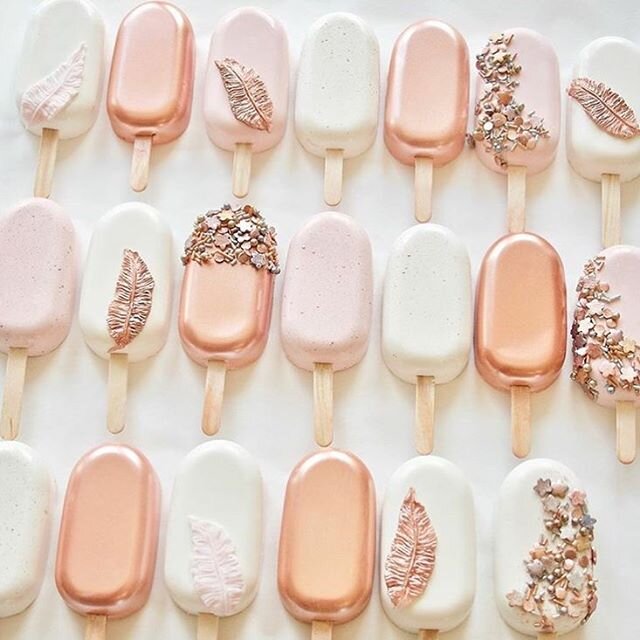 Yummie 🍦 Such an amazing piece of ice cream! Regram @luckymaiden_
.
.
.
#weddinginspo #wedding #icecream #weddingdessert #bride #groom #dessert #weddinginspirations #weddinginspiration #weddingday #bridetobe #inspo #thebigday #sweetsforthesweet #bry