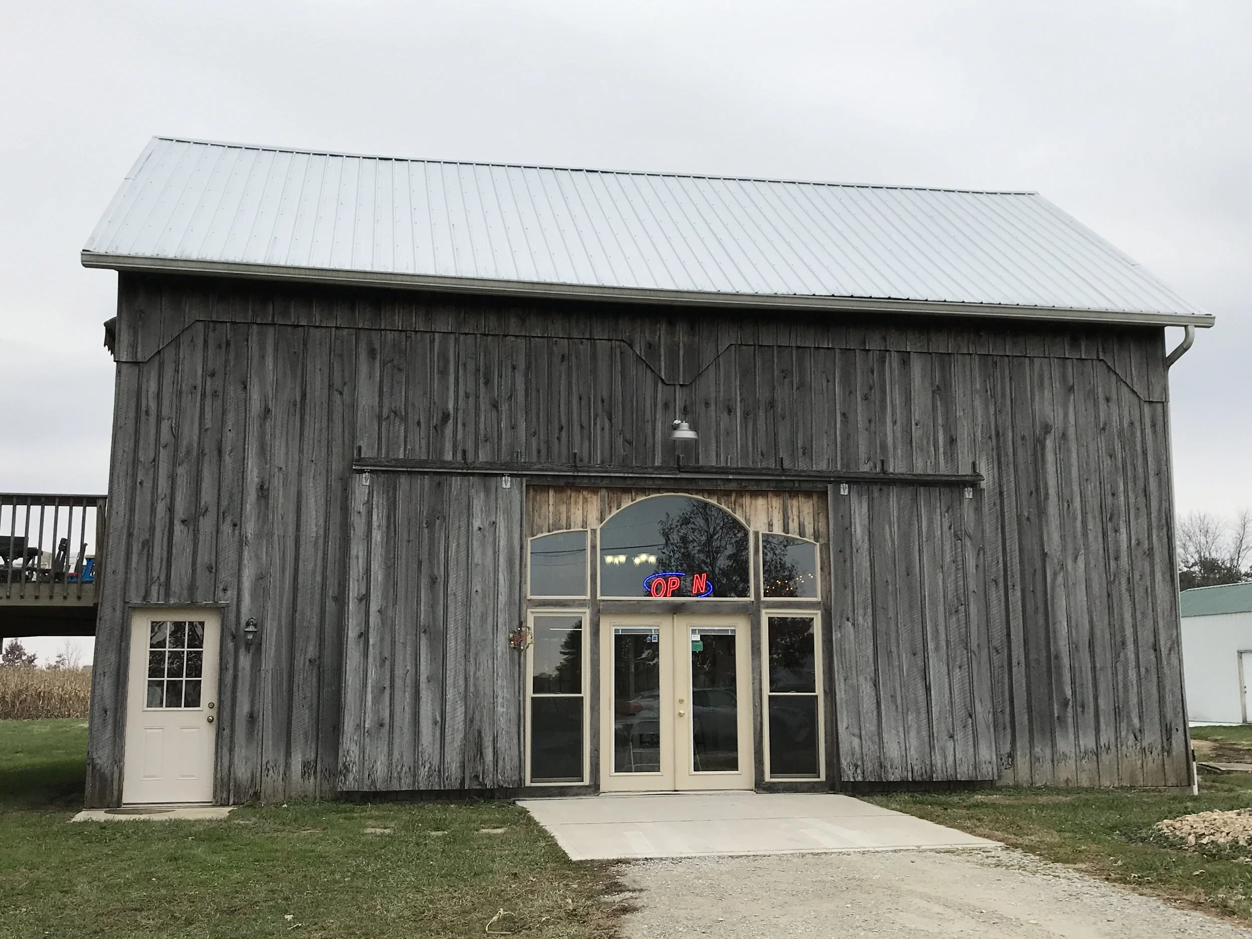 At The Barn Winery Easternwinetourist Com