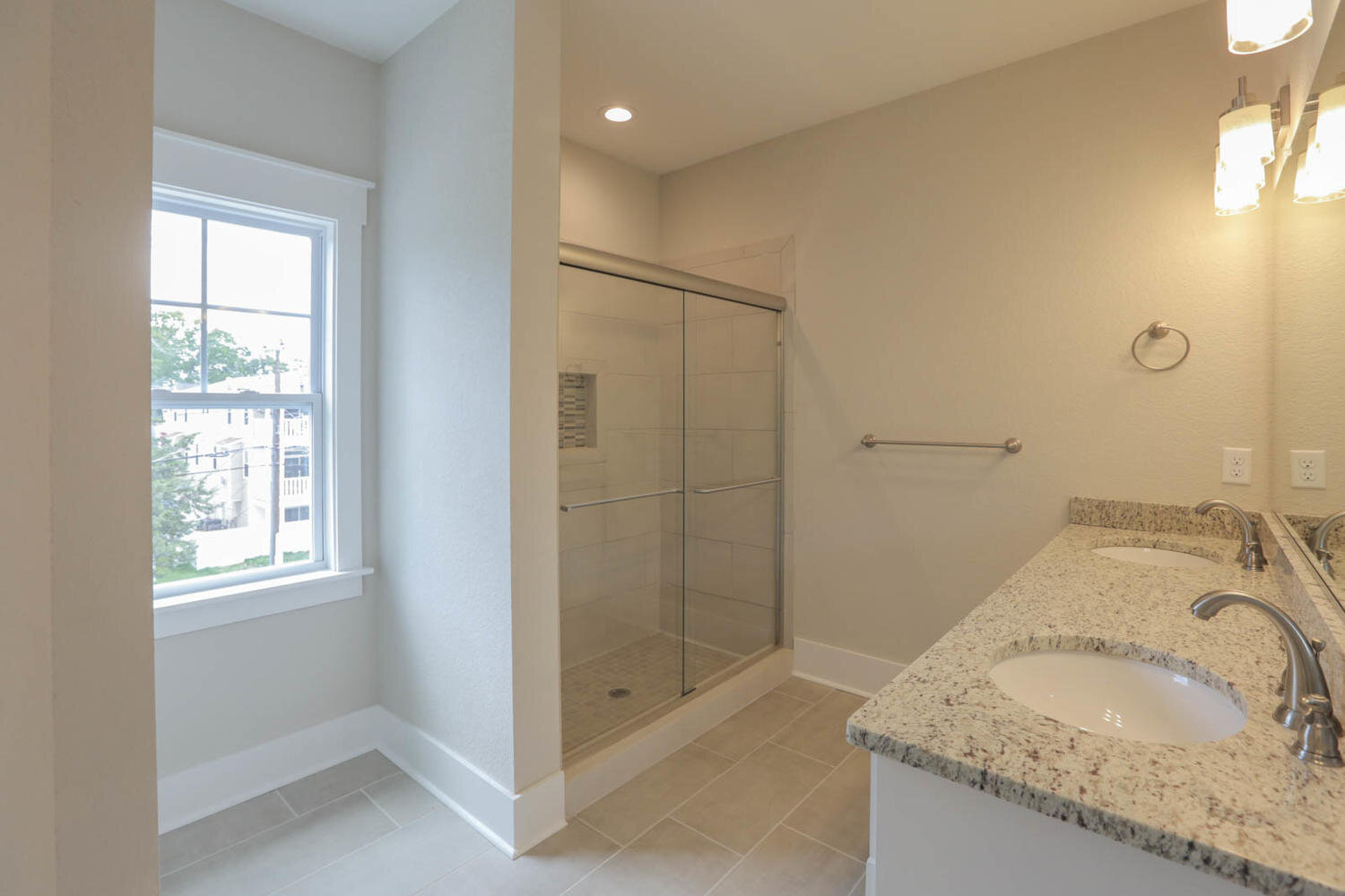 1412 Cypress Ave Virginia-large-036-19-Master Bedroom 2 Bath-1500x1000-72dpi.jpg