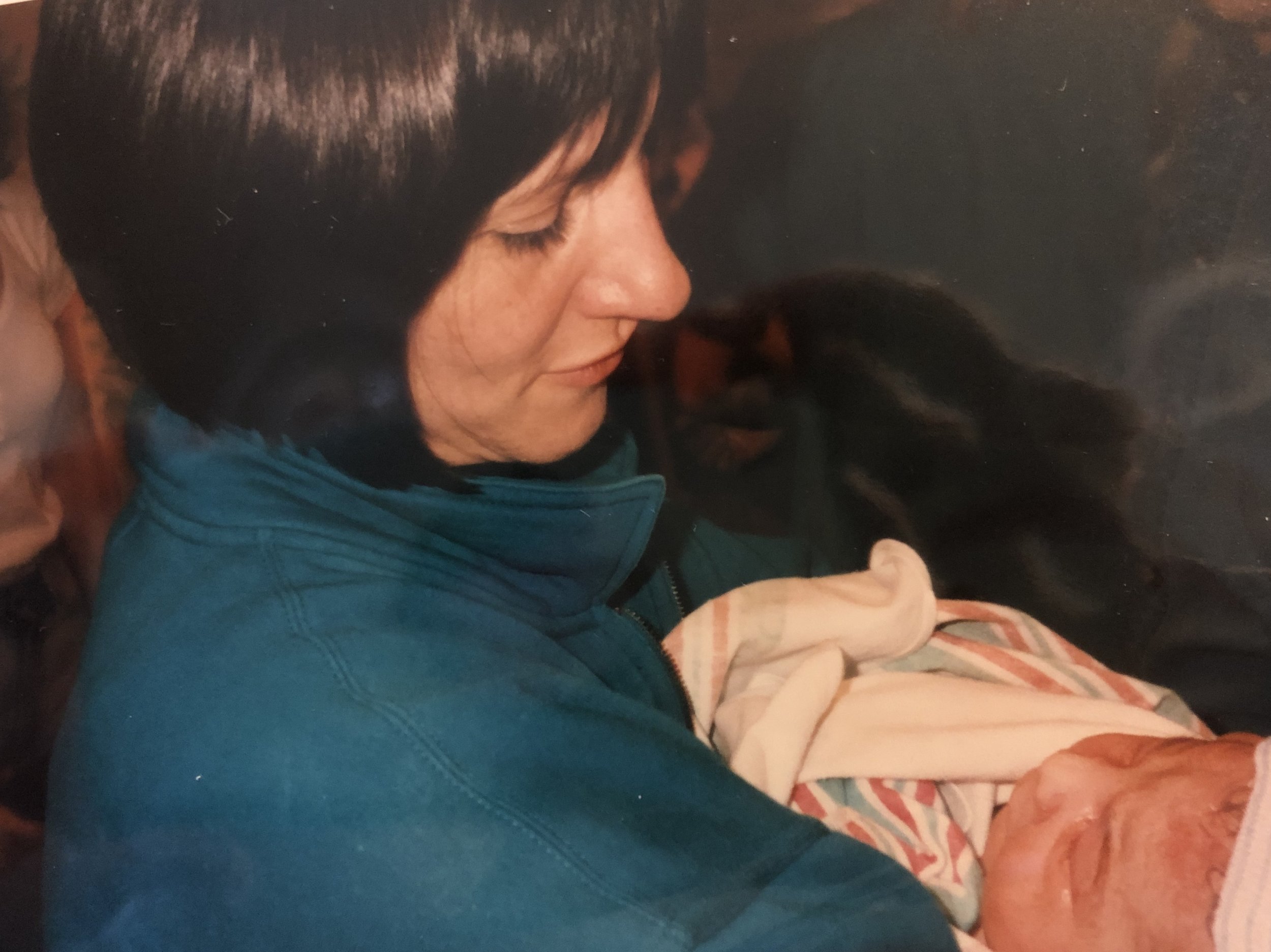 Holding M'ari