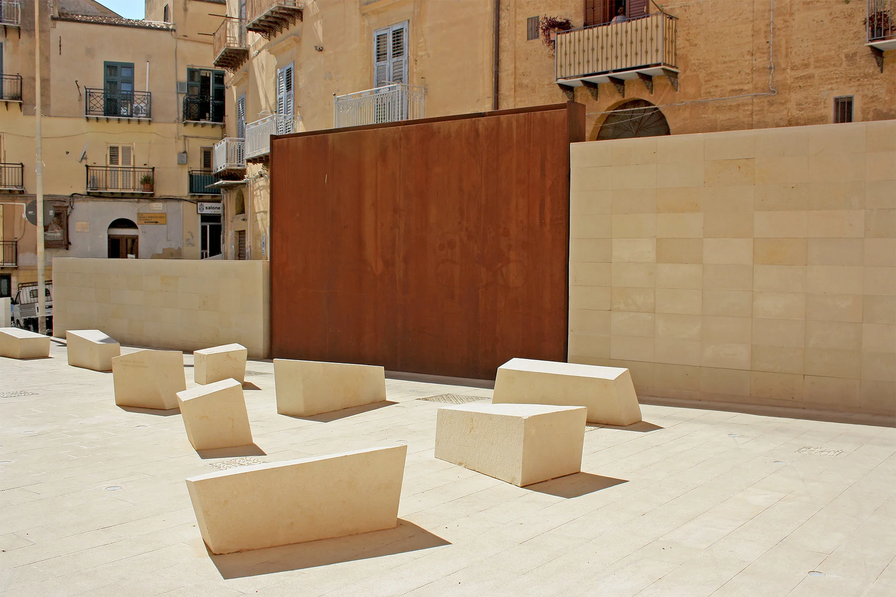 piazza lena.jpg