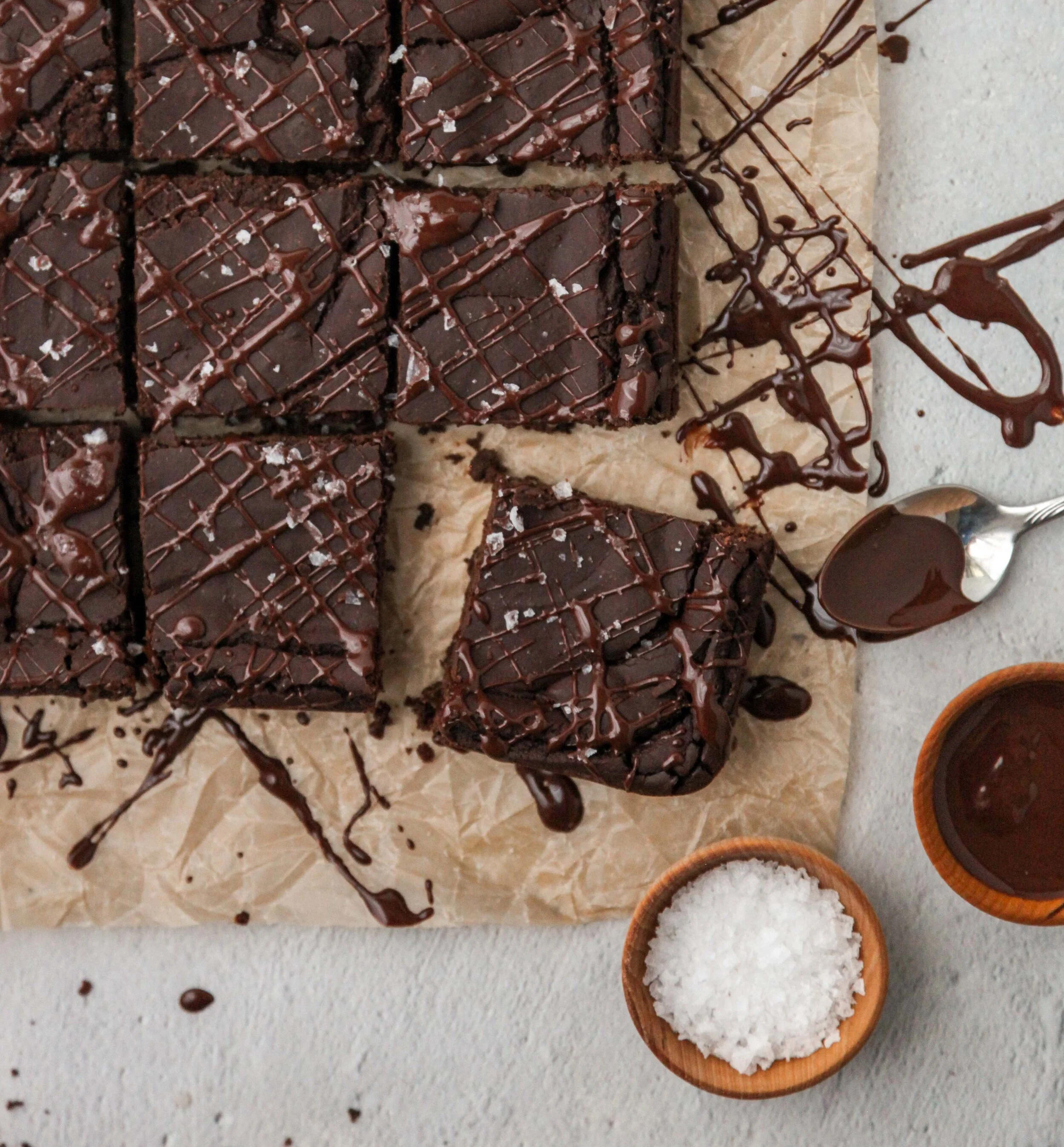 Easy Vegan Flourless Chocolate Cake