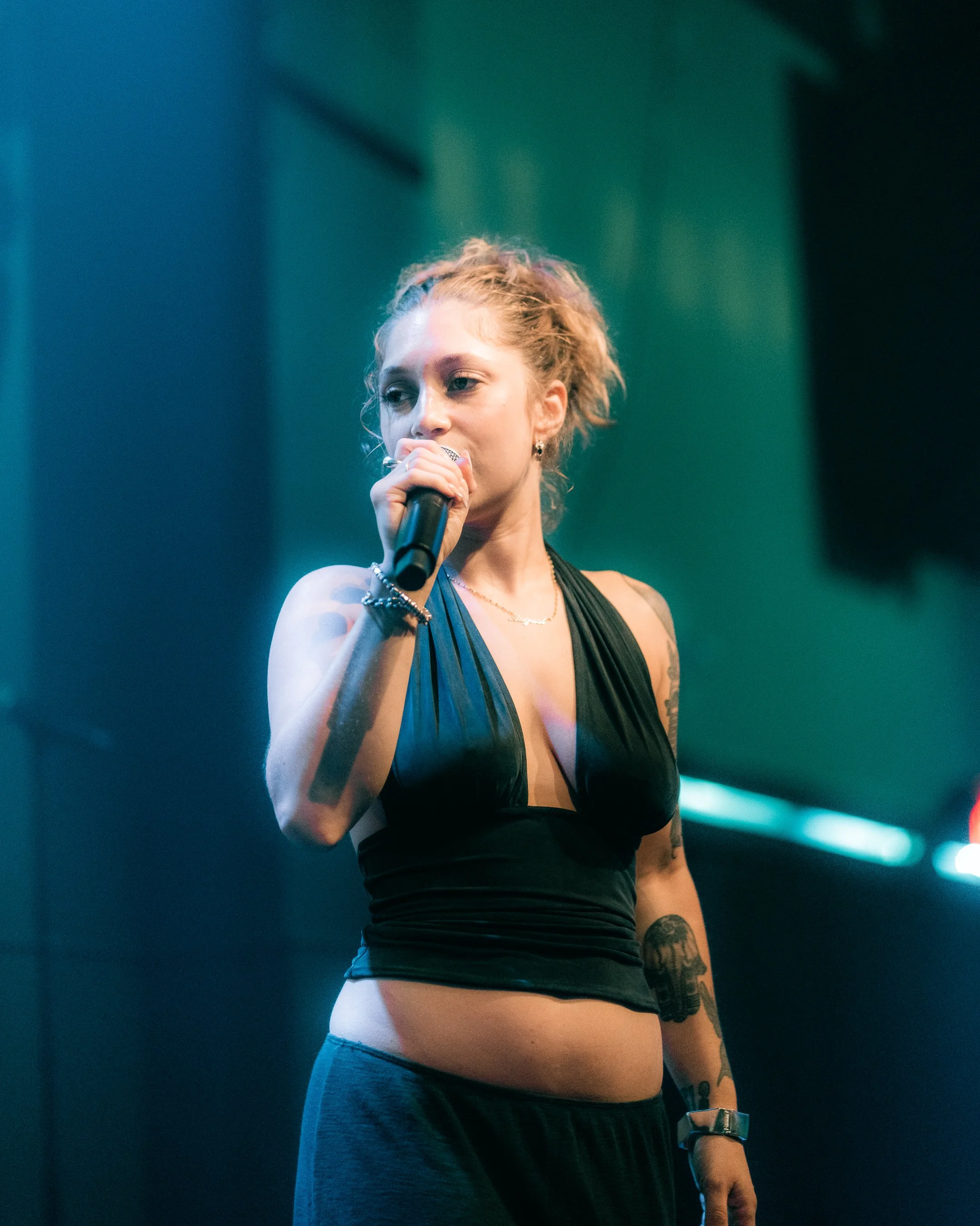 Sydny August for BAD THINGS Tour 