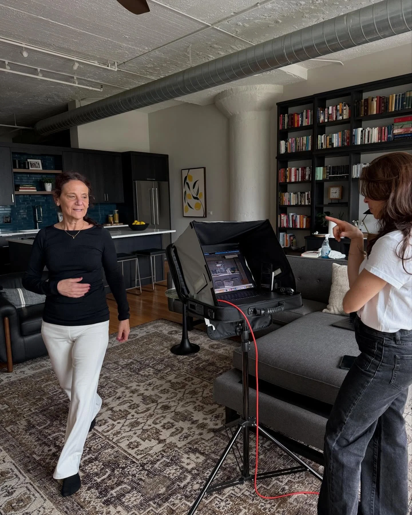 Photoshoot day is always such a highlight. We love this South Loop loft and can&rsquo;t wait to share the final images.

Thank you @cynthialynnkim for your consistently beautiful work. It&rsquo;s always a pleasure collaborating with you ❤️

#Epic_Int