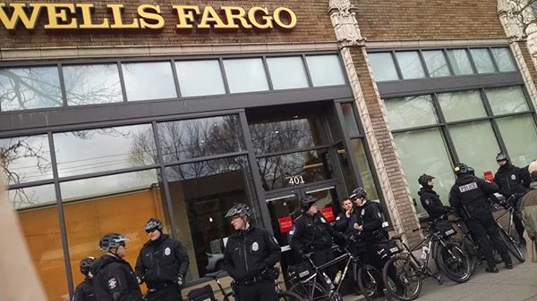cops1.jpg