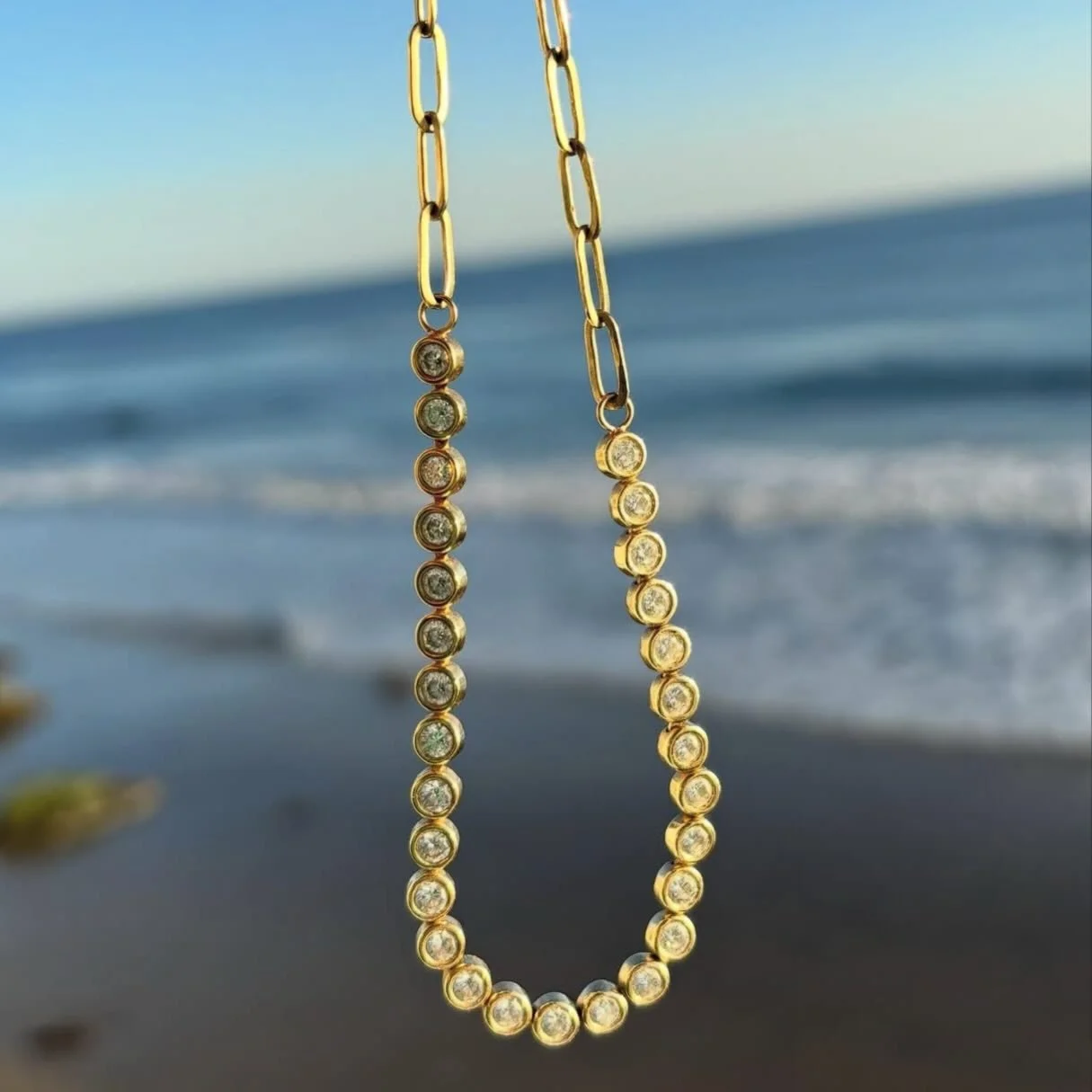 For the classic beauty (with a twist) ✨ our Madison tennis chain is half handmade paperclip chain and half bezel set lab diamonds. A dreamy combination 🩵