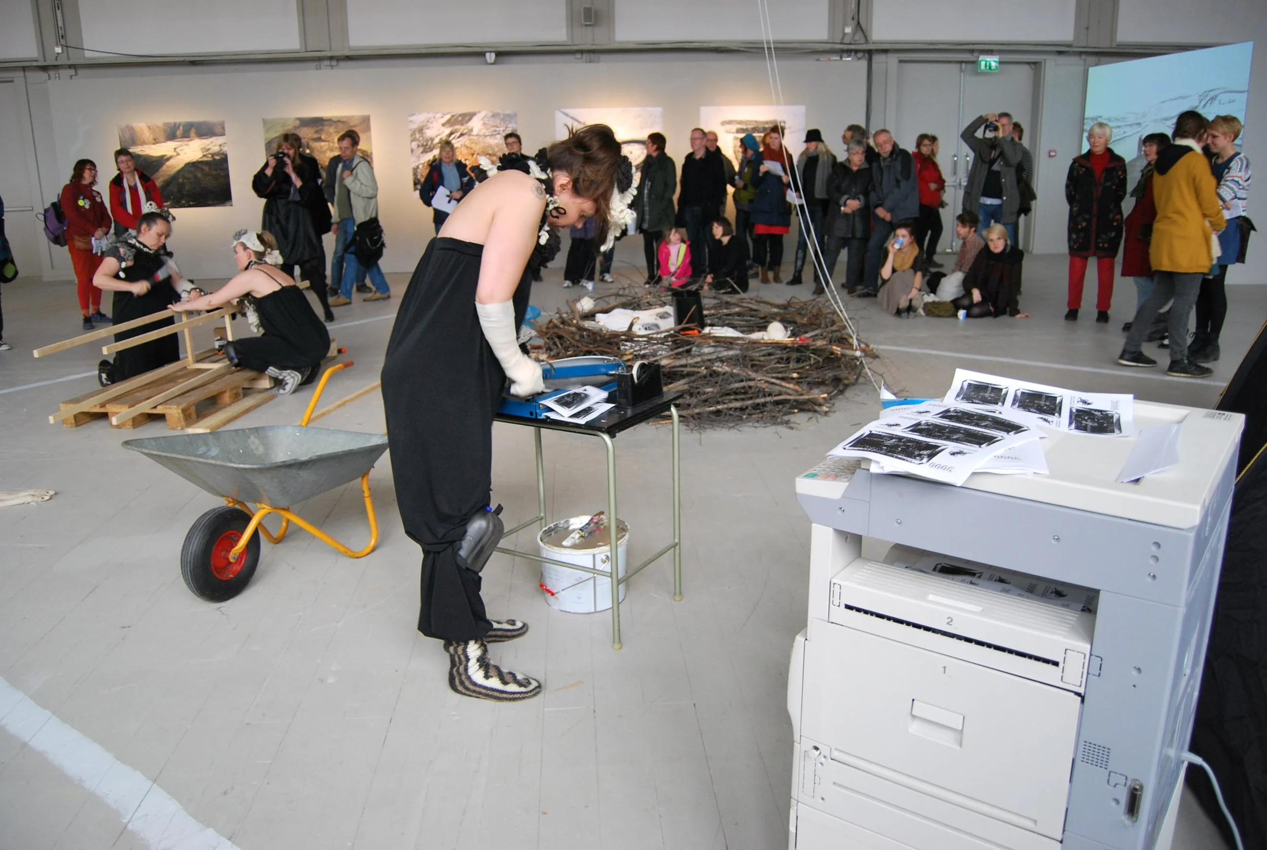  Deja Vu, performance and installation, Nordens U-land - islandsk konst i kristid, Fargfabriken Norr, Östersund, Sweden, 2010 