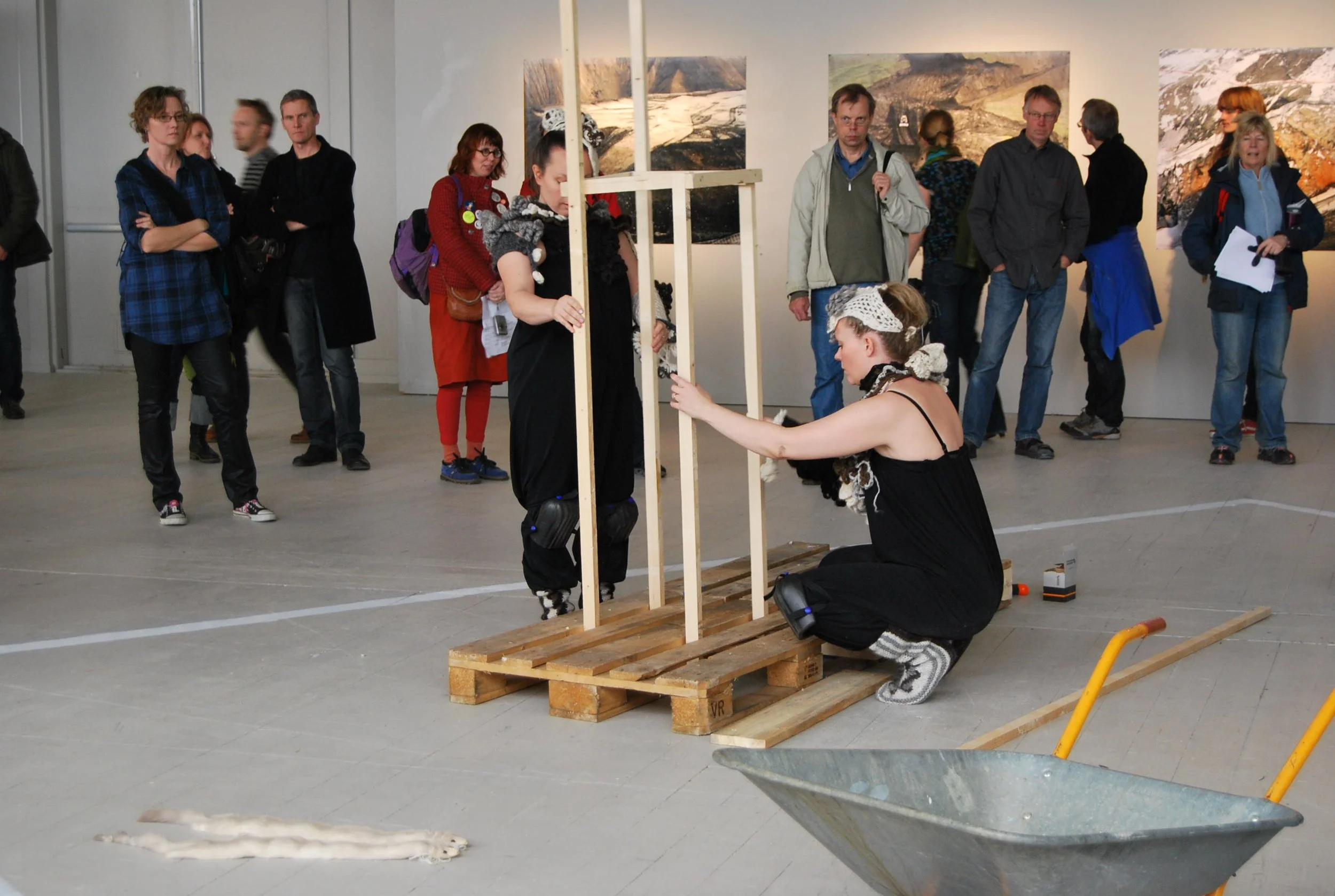 Deja Vu, performance, Nordens U-land - islandsk konst i kristid, Fargfabriken Norr, Östersund, Sweden, 2010 
