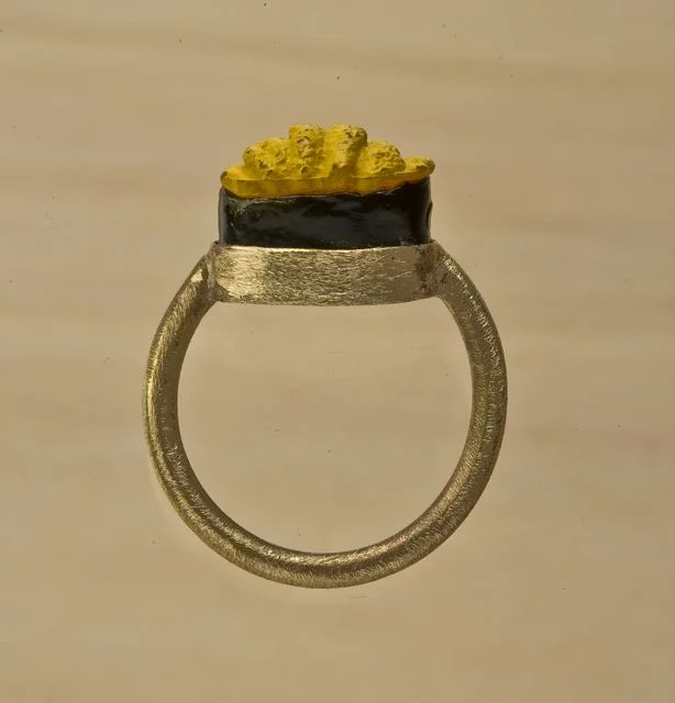 Uni Gunkan Ring Gold.jpg