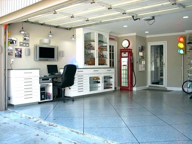 Looking for a #GarageMakeover? 😍🚗 #towsleyrenovations #house #home #exterior #renovations #reno #homerenos #windsorreno #yqgreno #yqgrenovations #windsor #tecumseh #lasalle #essex #amherstburg #lakeshore
