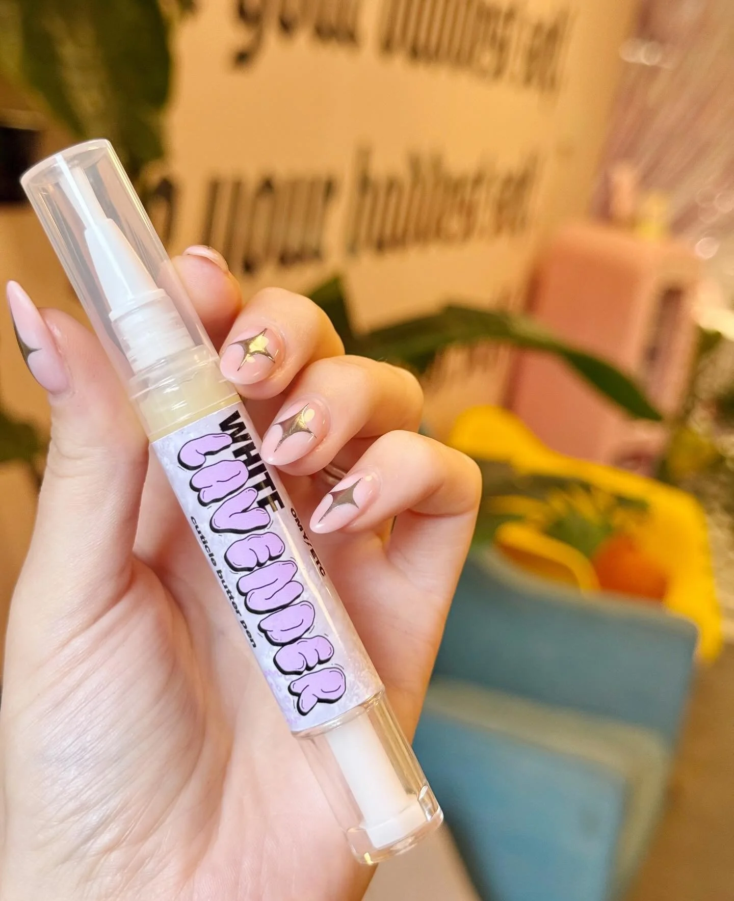 White lavender cuticle butter X Silver chrome stars ? STUN 
🪻All @omyetc cuticle butters are vegan, cruelty free and essential for healthy nails and long lasting manis🪻
💅🏼OMY Nail Artist • @misanthropicarrie 
💓Polish Used • @the_gelb