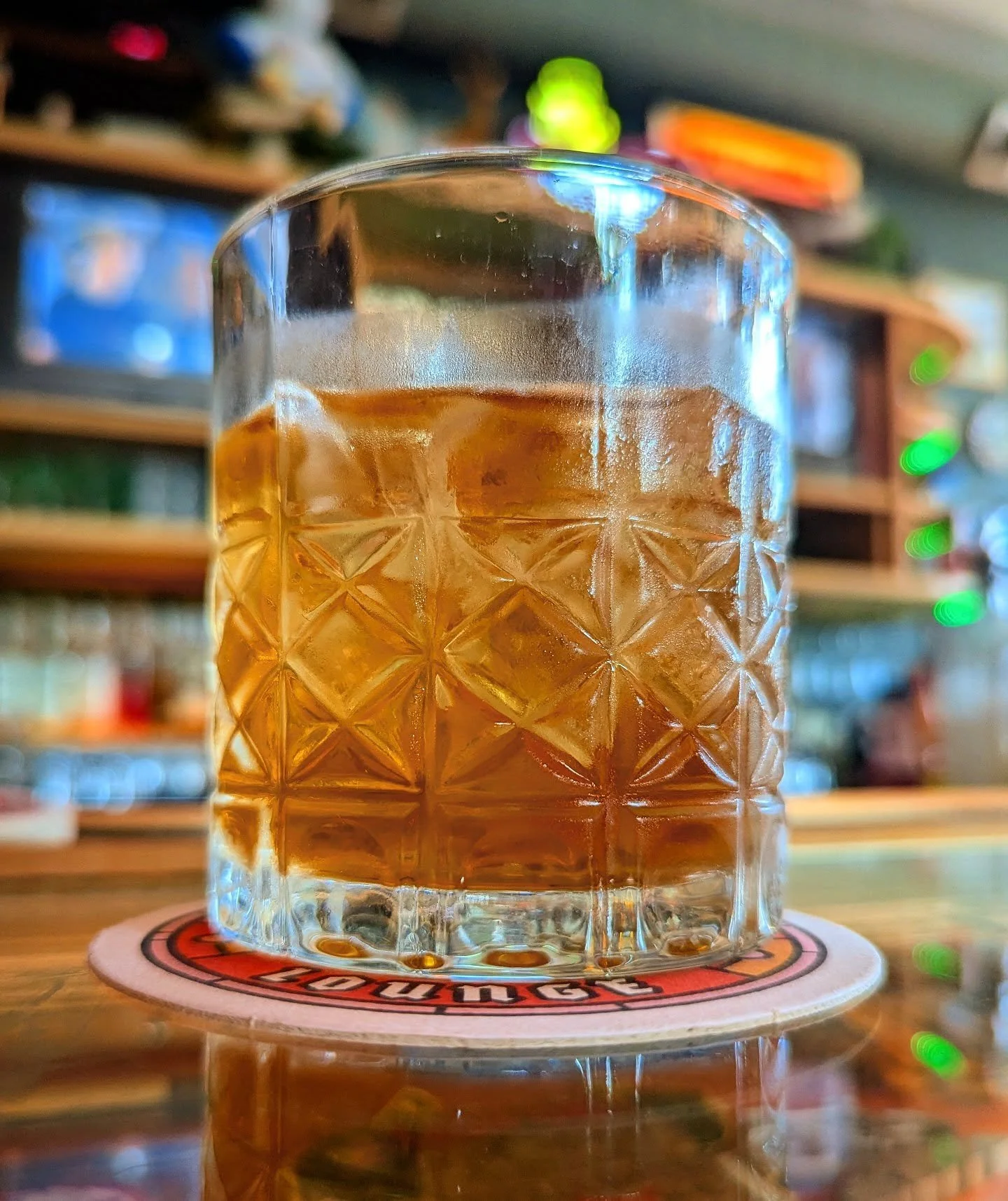 👻🪦Restless Spirit 🪦👻 

Rayu Mezcal / Cueva Nueva Vermut Rojo / Ancho Reyes Verde / Demerara / Absinthe spritz