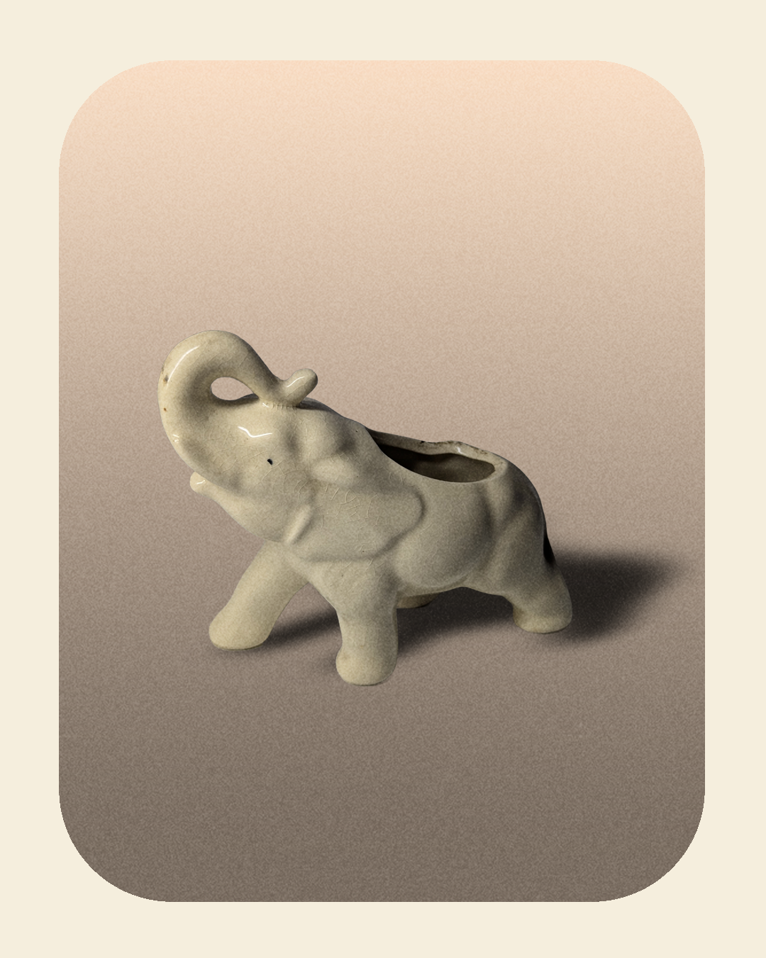 0226-07-009_Elephant holder vessel.png