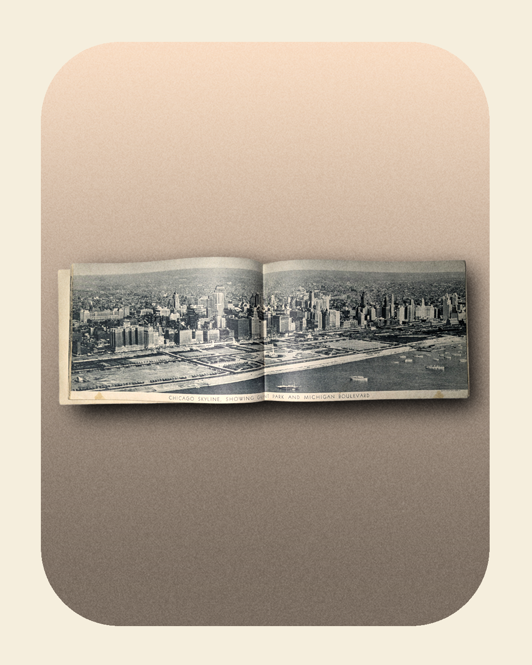 0226-06-001_Chicago- The Beautiful City Tourism pamphlet_2.png