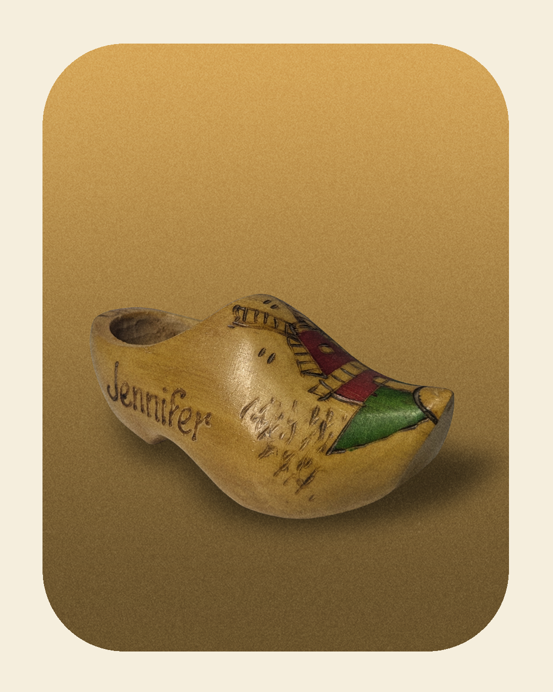 0226-01-013_Jennifer wooden Dutch shoe.png