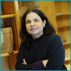 Rosanne L.jpg