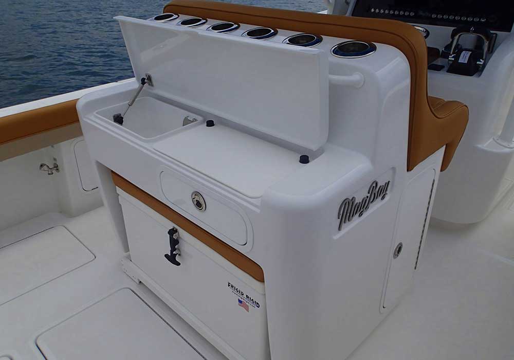aft-console-bait-prep-sink-cutting-board.jpg