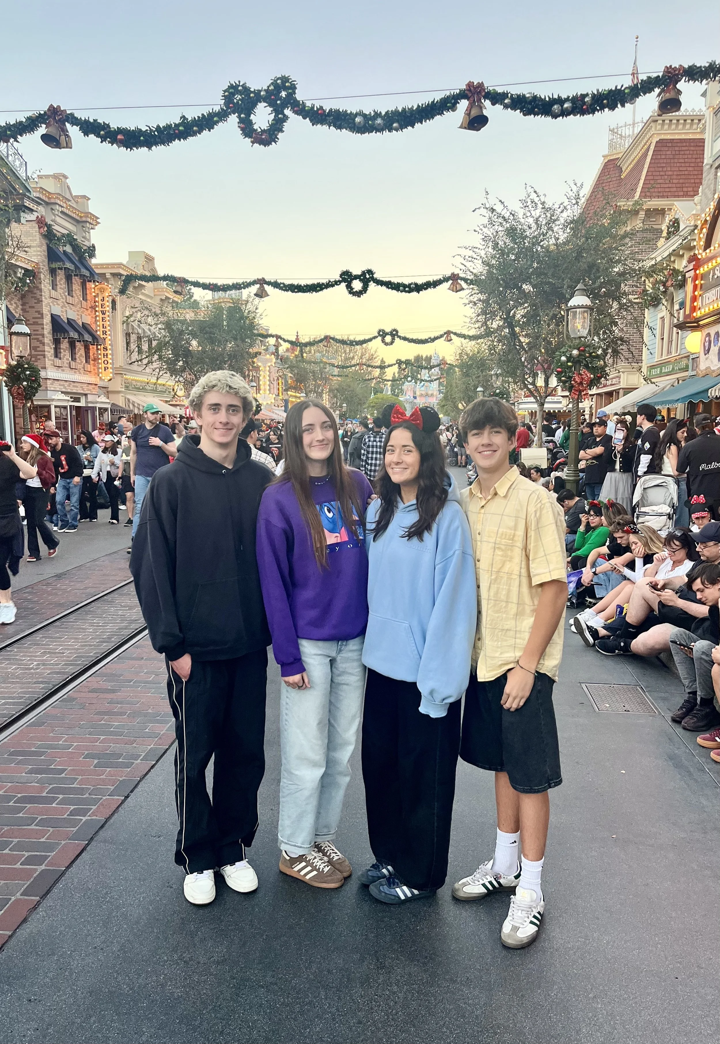 Disney mainstreet.jpg