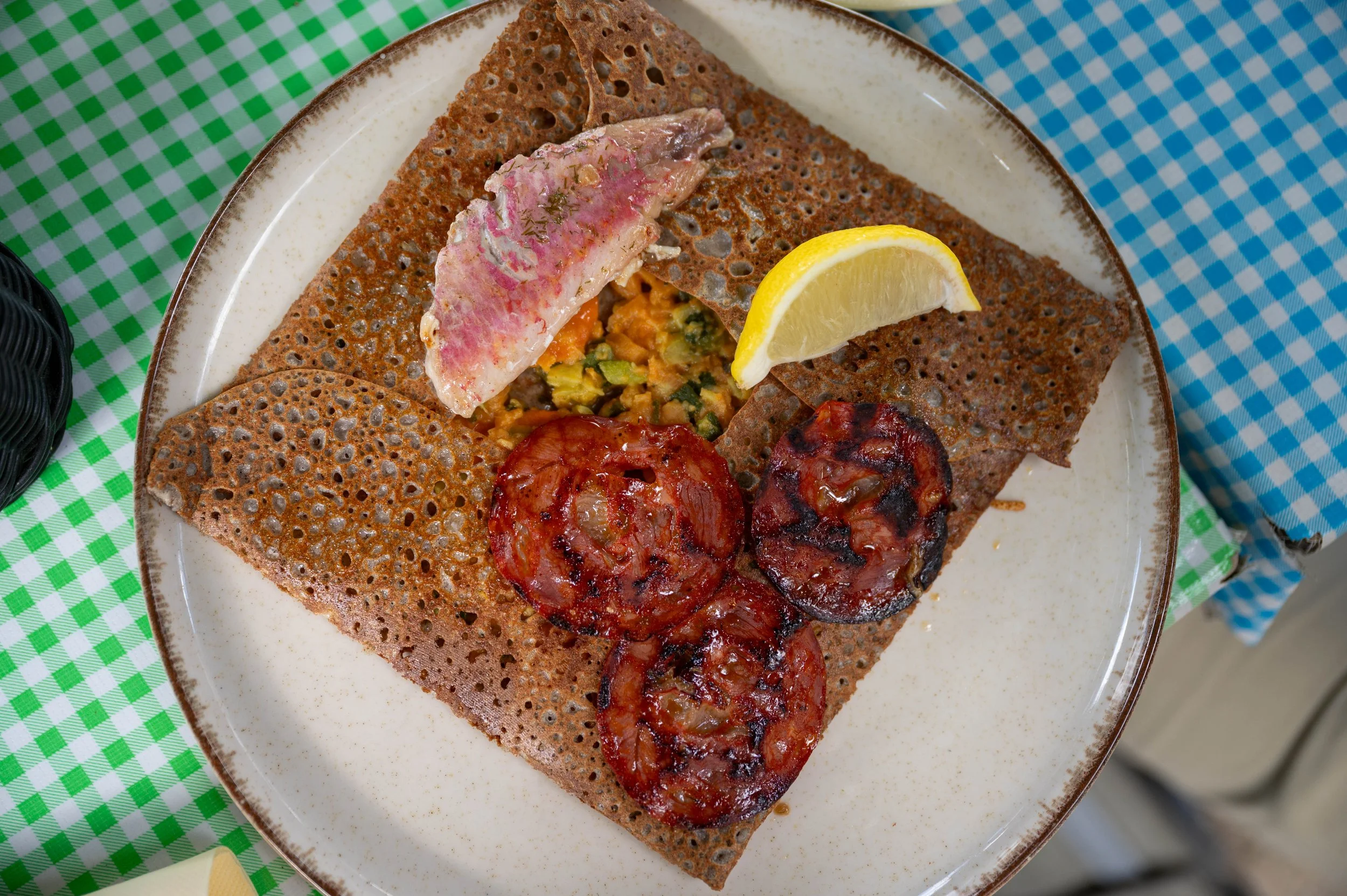 Lunch and walking through Amboise-66.jpg