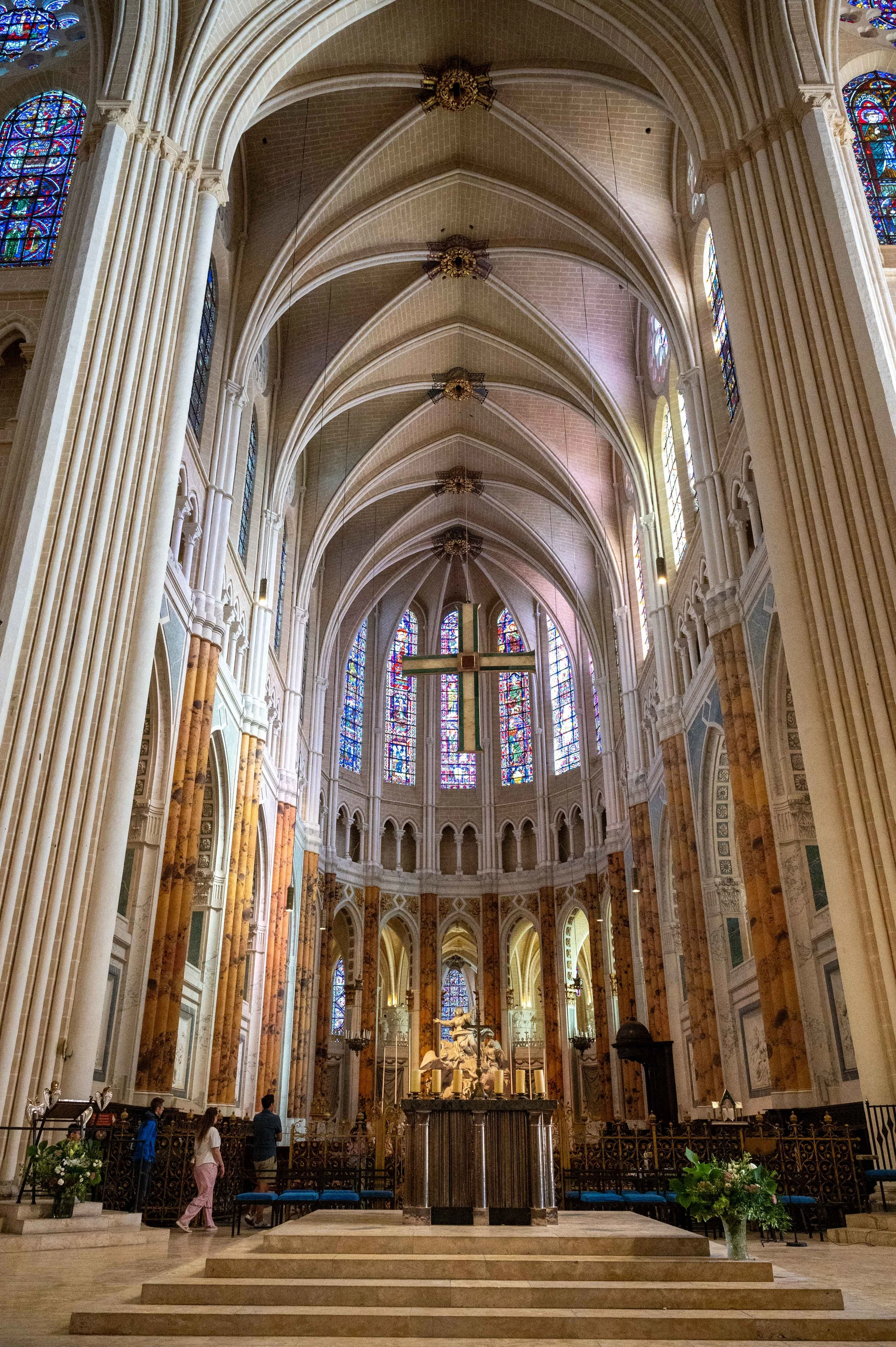 Chartres Cathedral and market-15.jpg