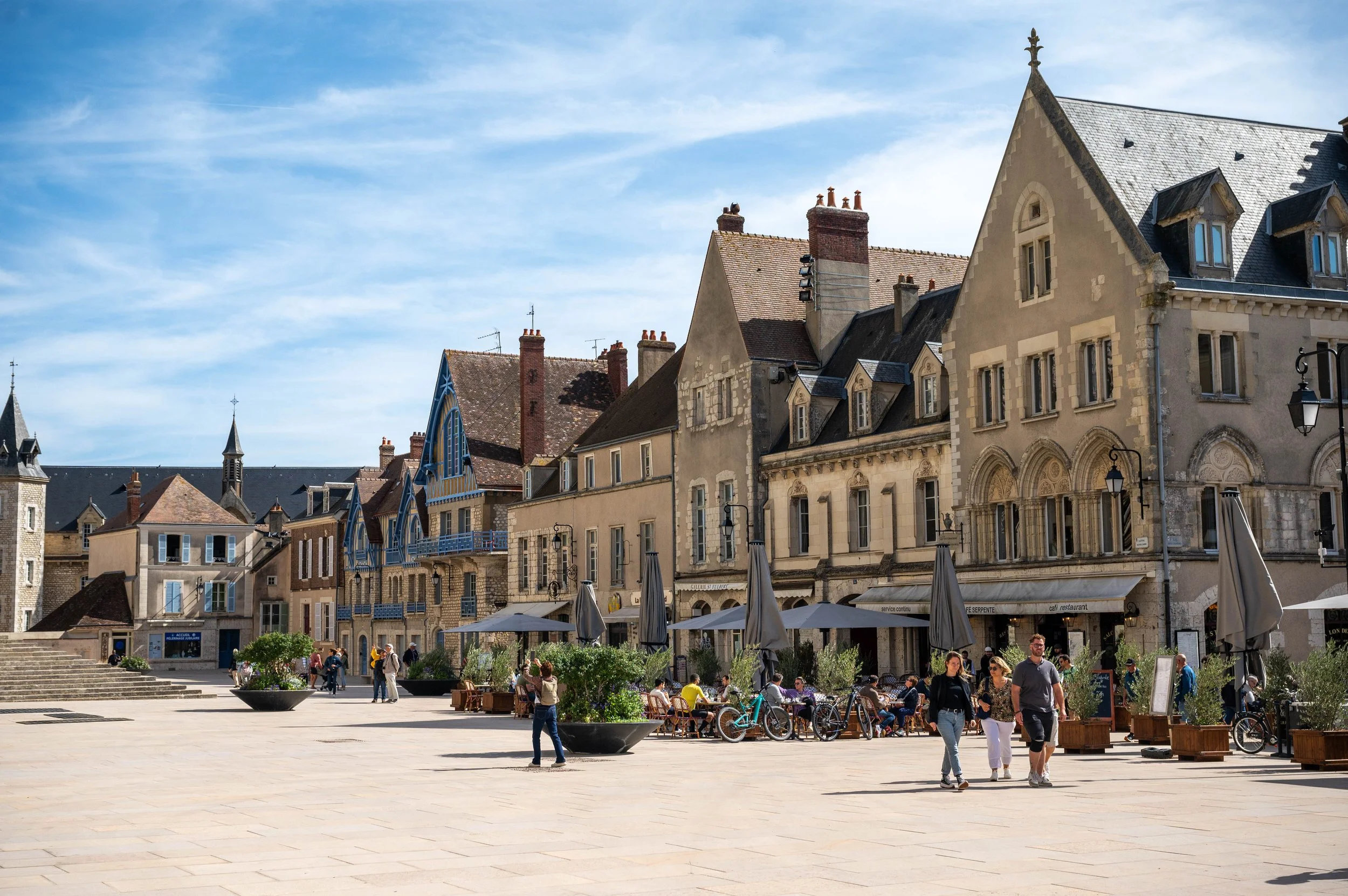Chartres Cathedral and market-18.jpg