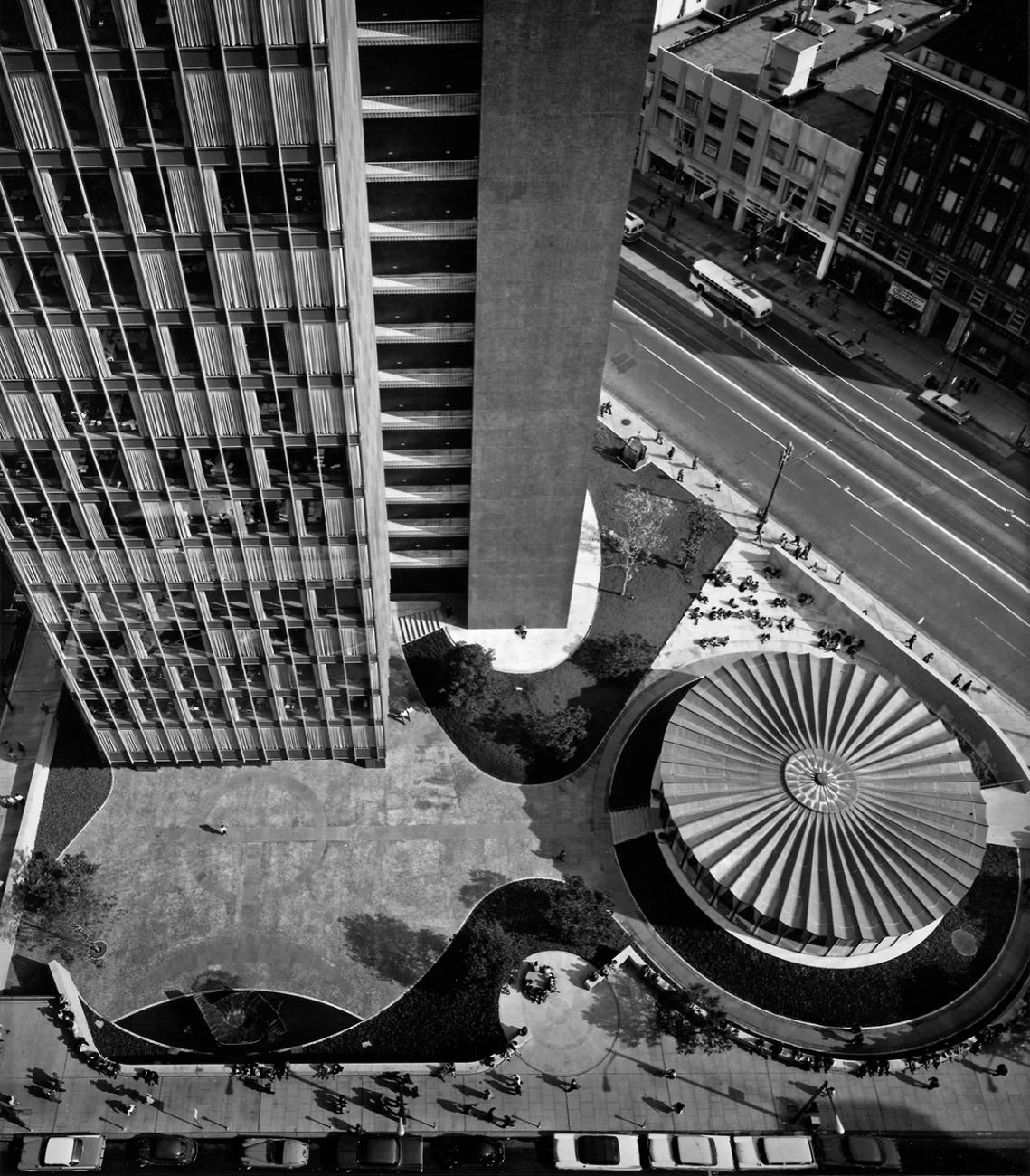 Black and white aerial photograph of Crown Zellerbach building overlooking Sansome Street