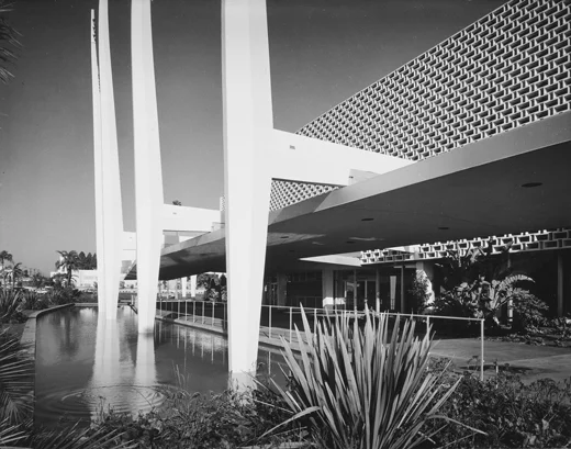 Black and white photograph of Ruth Shellhorn-designed landscape