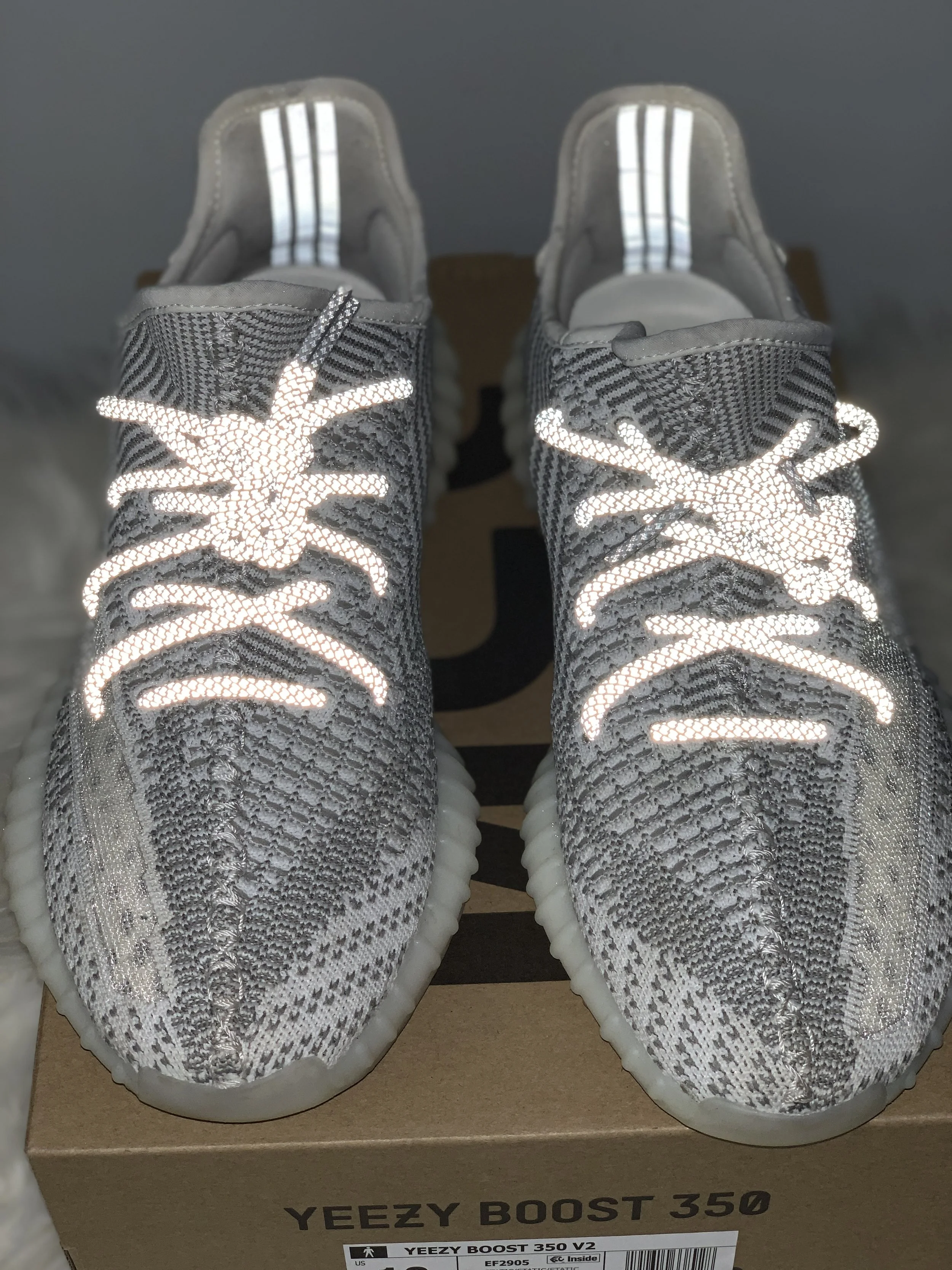 yeezy 350 v2 static reflective Sports & Games Equipment