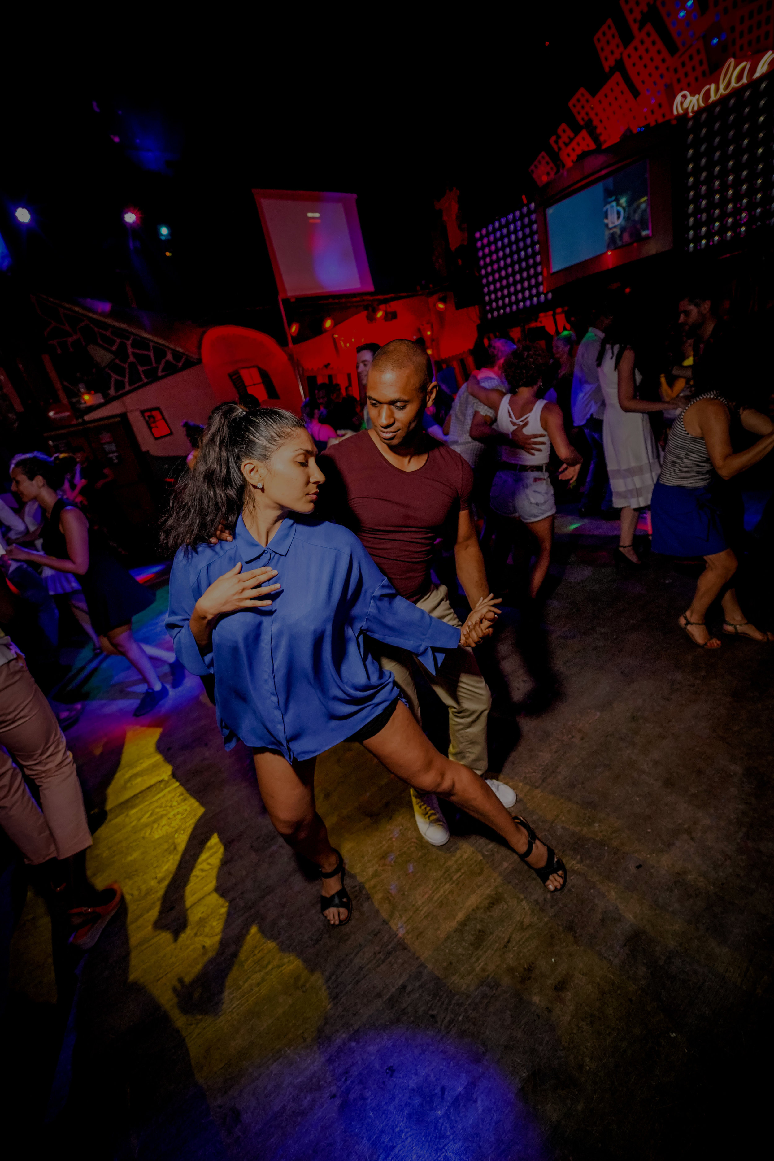 salsa dancing couple front .jpg