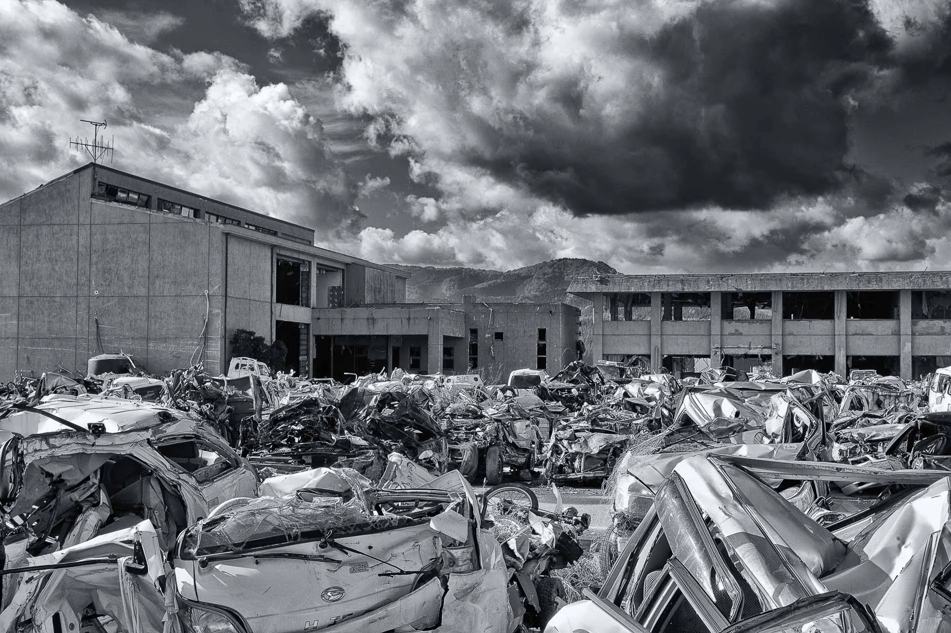 japan-tsunami-earthquake.jpg