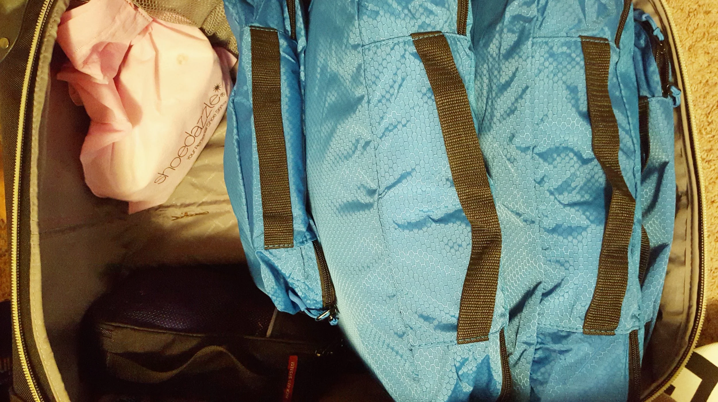 Cubes_Luggage_2.jpg