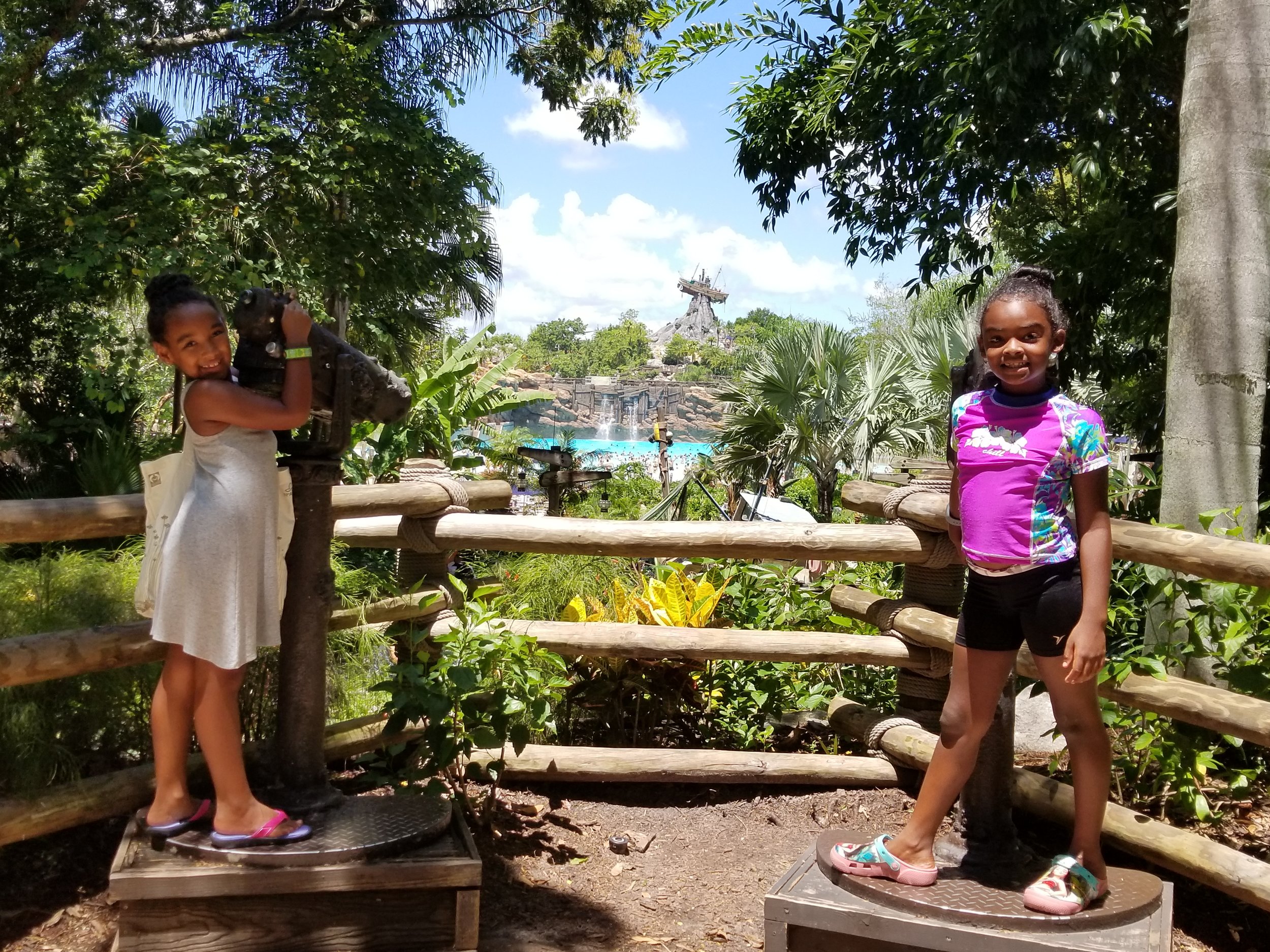 Girls_Typhoon_Lagoon.jpg