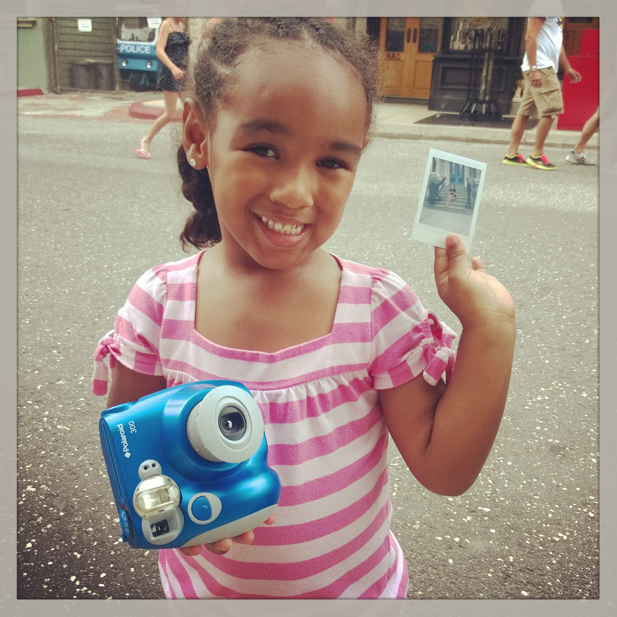 MyMamihood.First_.Pic_.Polaroid.jpg