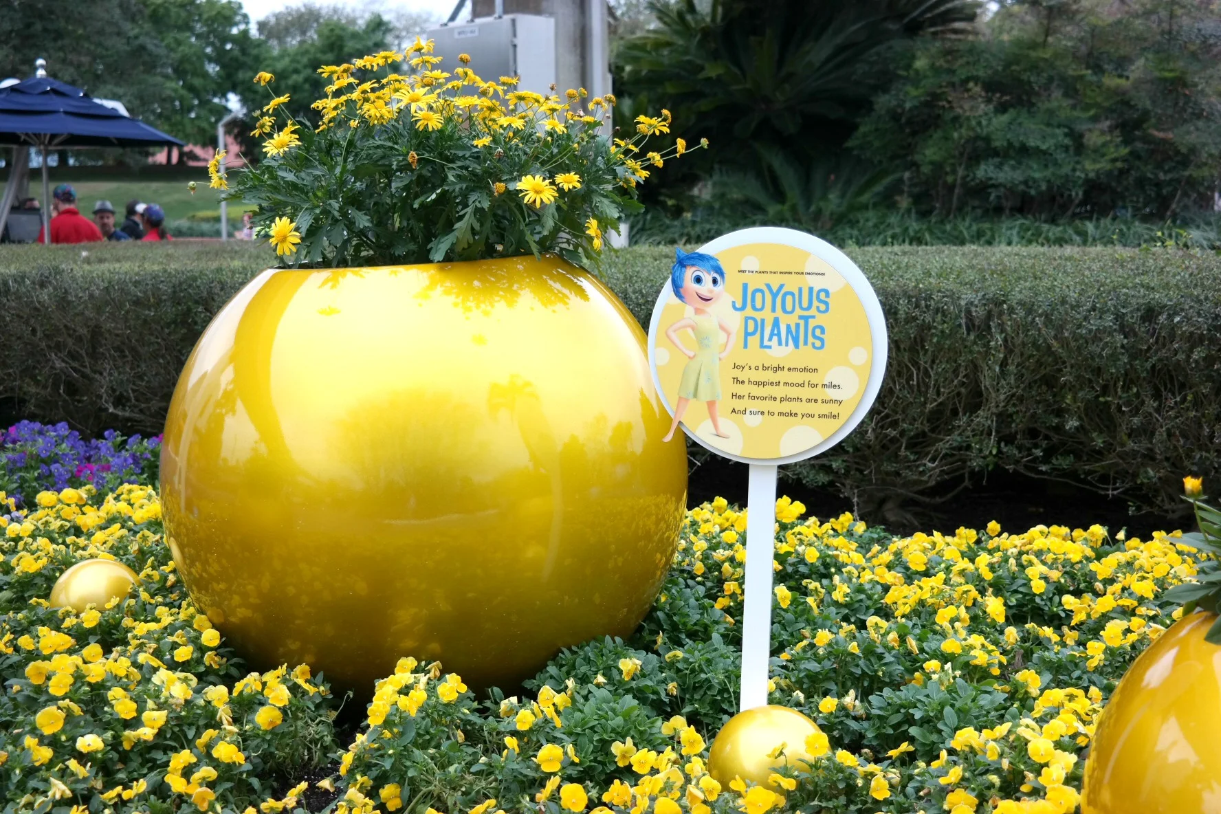 Epcot_Joyous_Plants.jpg