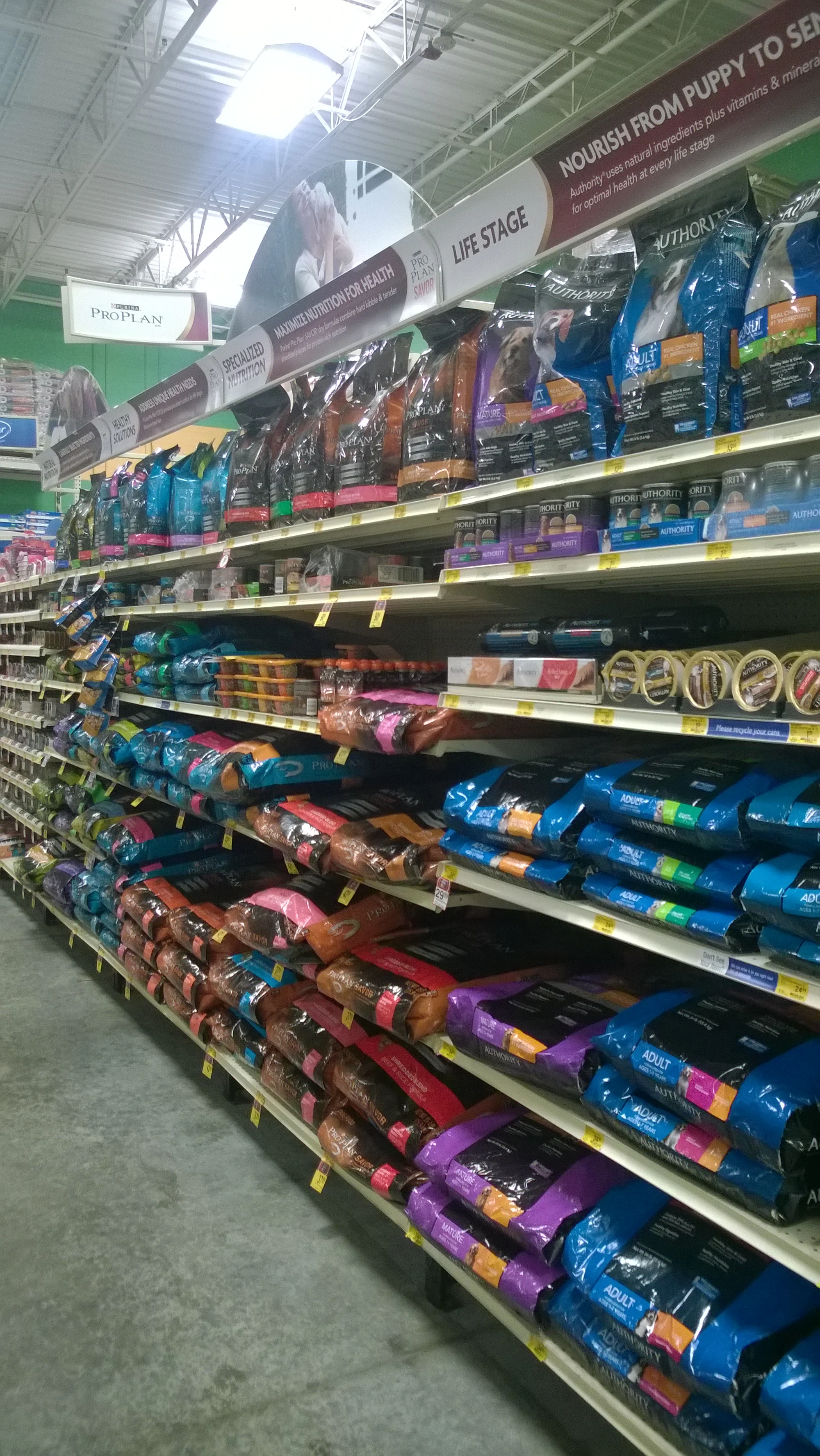 Purina_Petsmart_Aisle.jpg