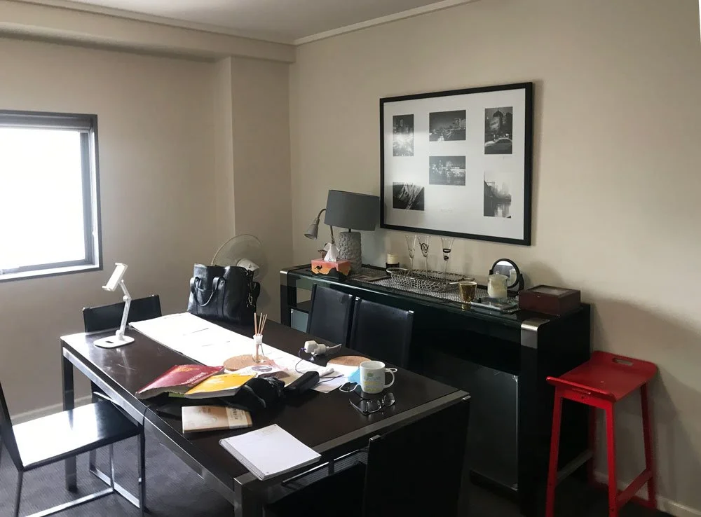 BEFORE IMAGE OF A BORING OLD APARTMENT