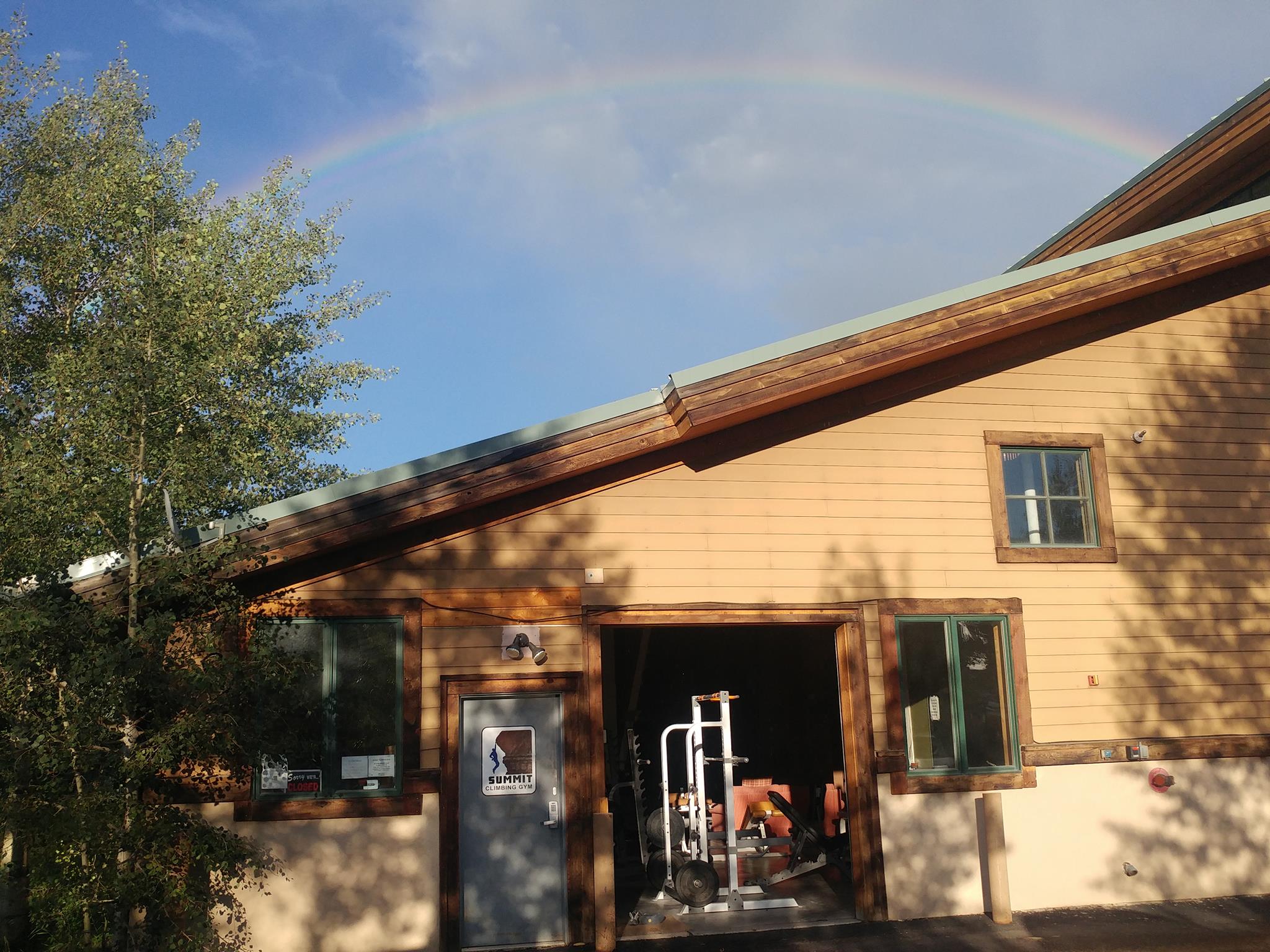 20170823-Gym-door-Rainbow.jpg