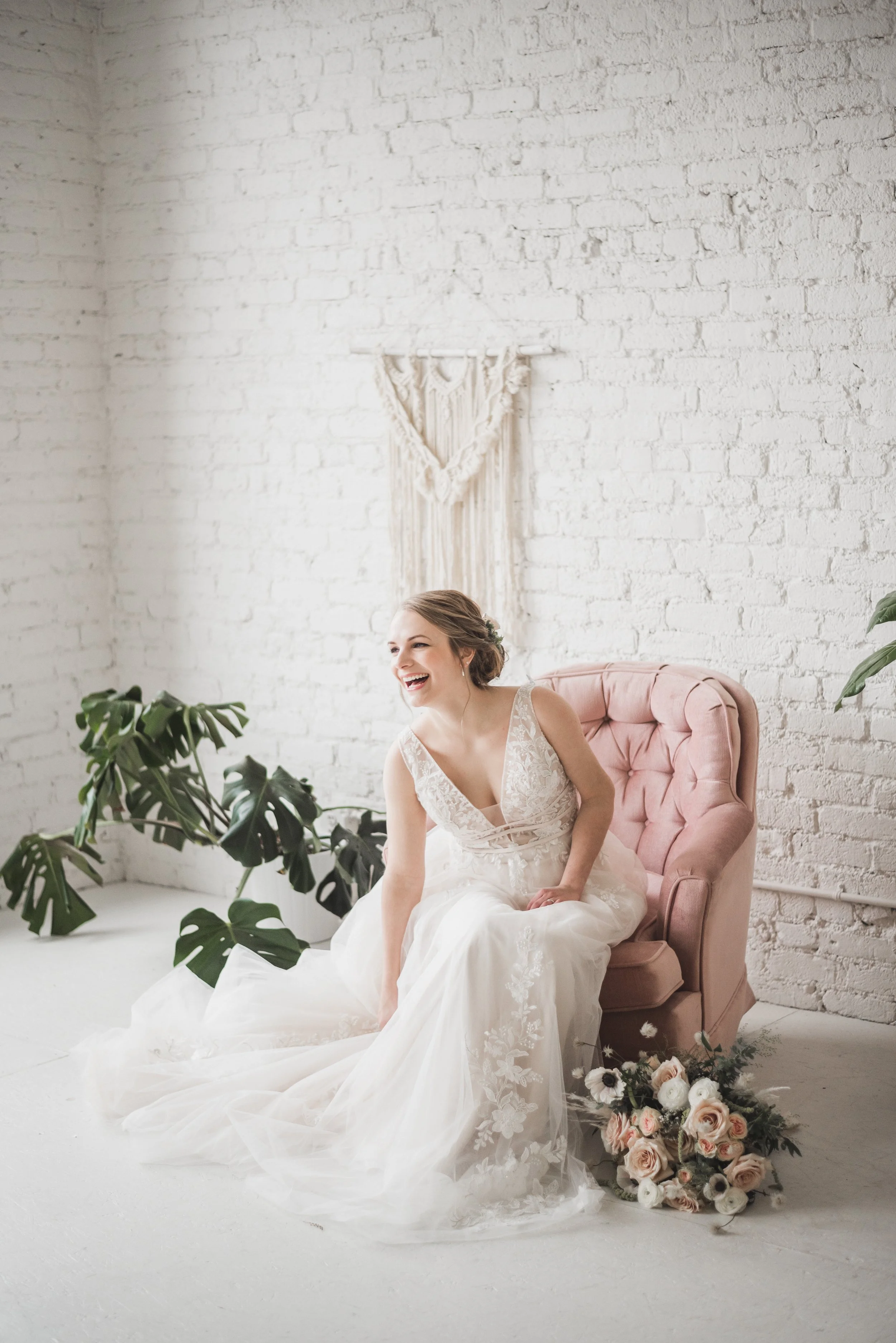  Bridal Light Makeup Natural Pink Chair 