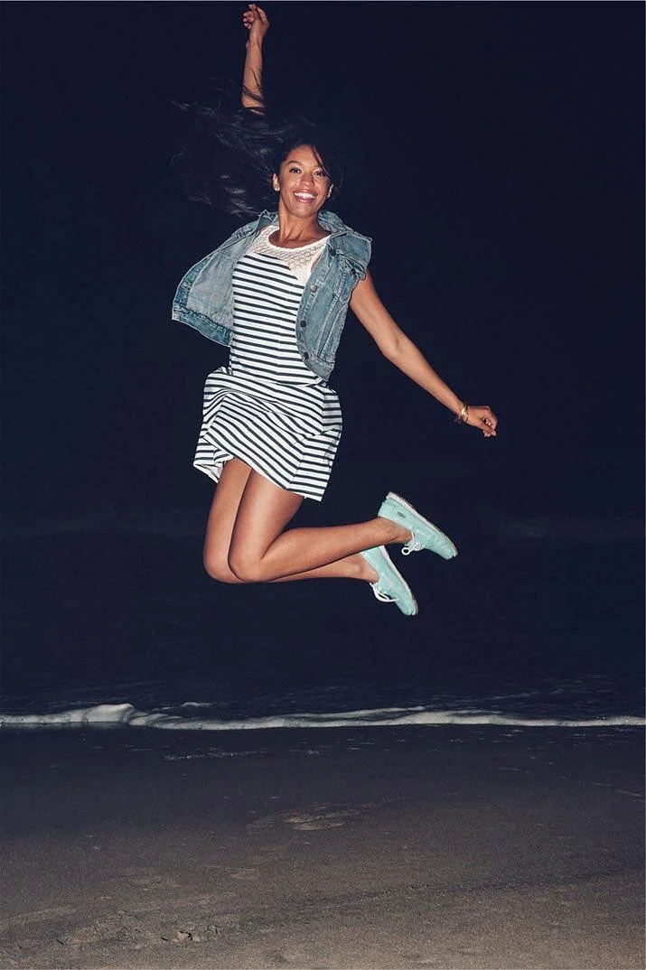 chris_eichenseer_sebago-jump-girl-ocean.jpg