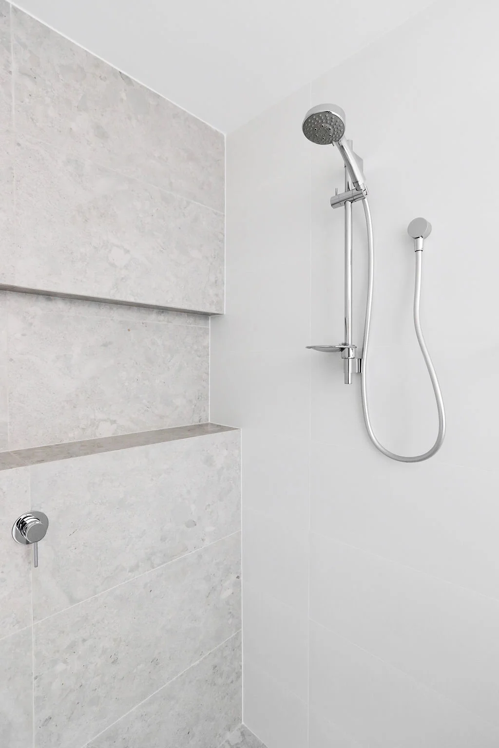 BathroomGeorgesHall-1.jpg