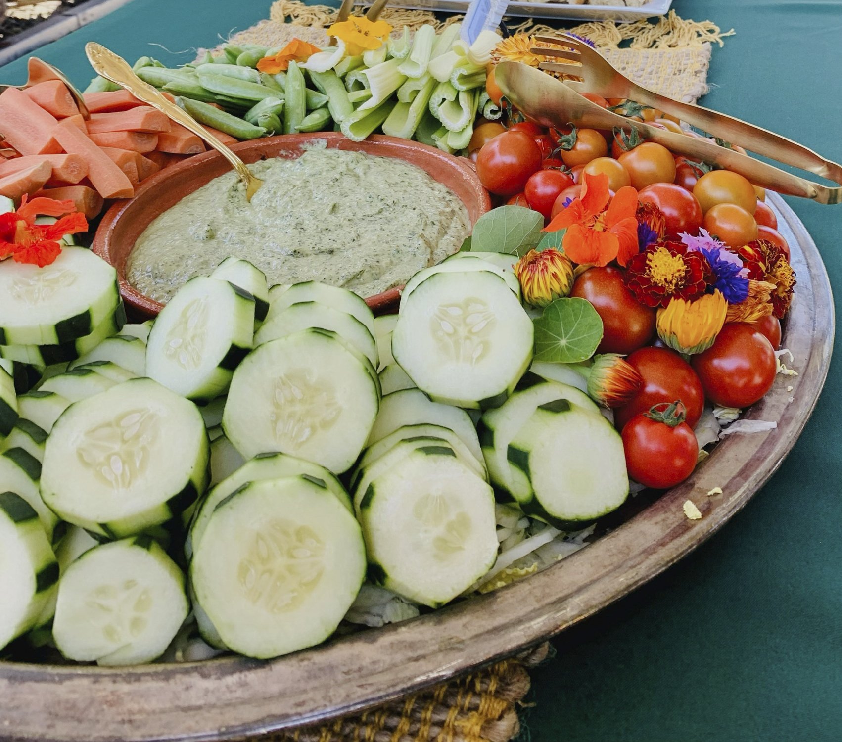 fresh crudite vegetable platter with dipping spread