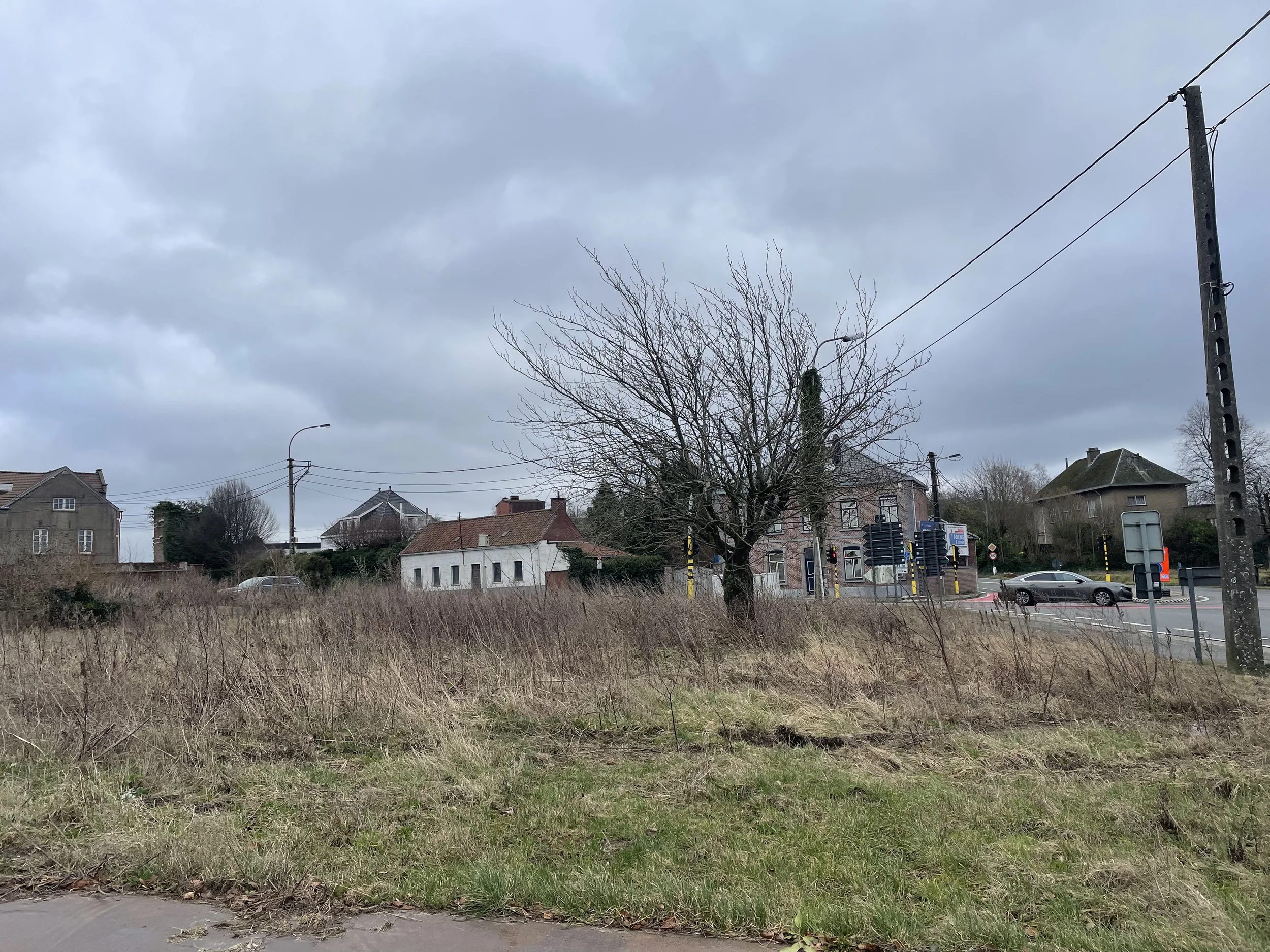 Avancées sur le terrain : remblai temporaire de la parcelle sur la Zandstraat et démolition de logements inoccupés 