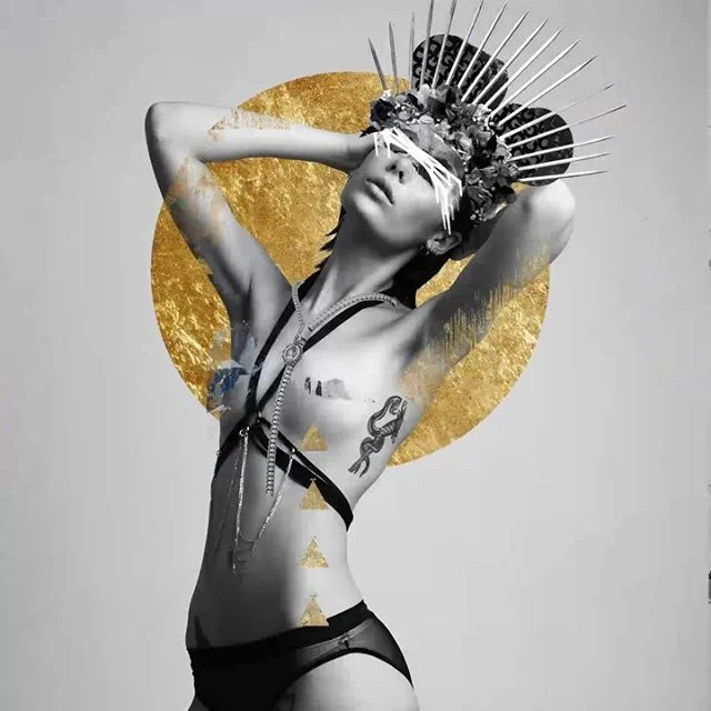 Conceptualising Hope VI. It&rsquo;s fun to make these little videos but it also helps to see and choose the different layer combinations when planning the canvases.
.
@hope_doesnt_wear_pants .
.
.
#kasseus #100percentoff #bricklanestreetart #shoredit